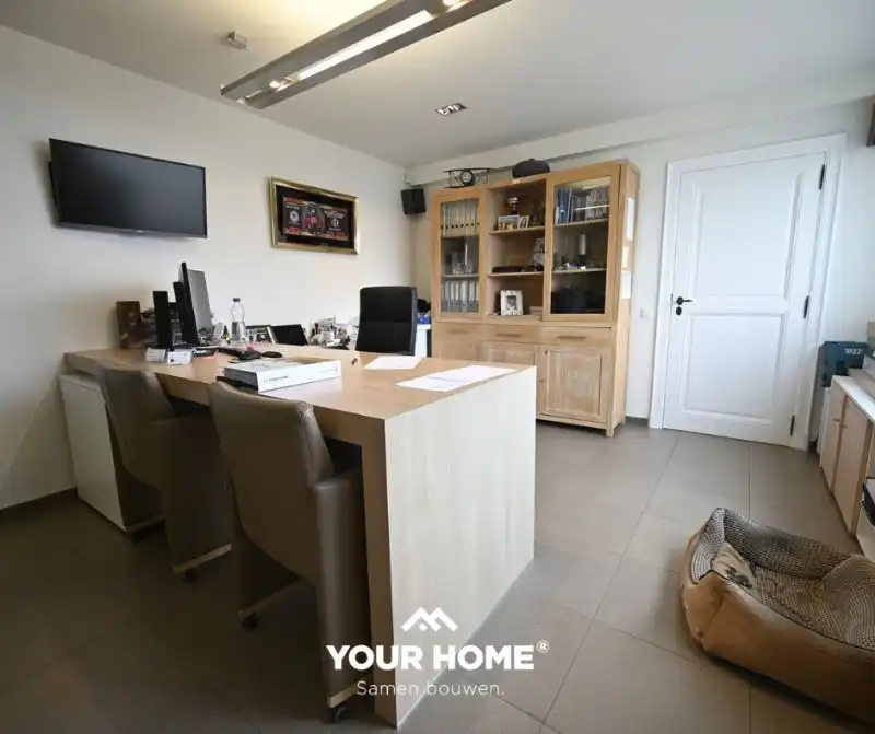 Te koop: Handelsruimte met 2 appartementen in Beveren-Leie (Waregem). foto 6