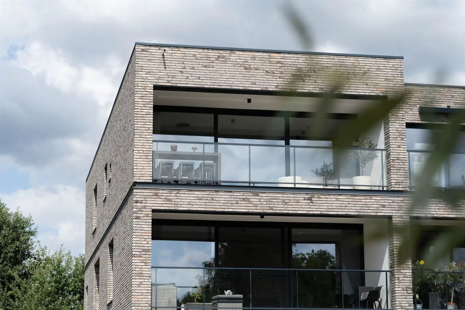 STIJLVOL NIEUWBOUW DAKAPPARTEMENT MET RUIM ZUIDWEST TERRAS IN GROENE PARKOMGEVING! foto 2