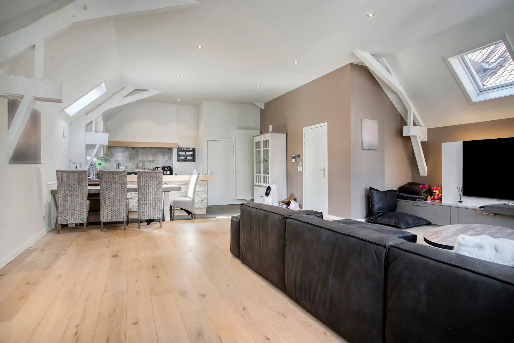 Royaal appartement op centrale locatie foto 5