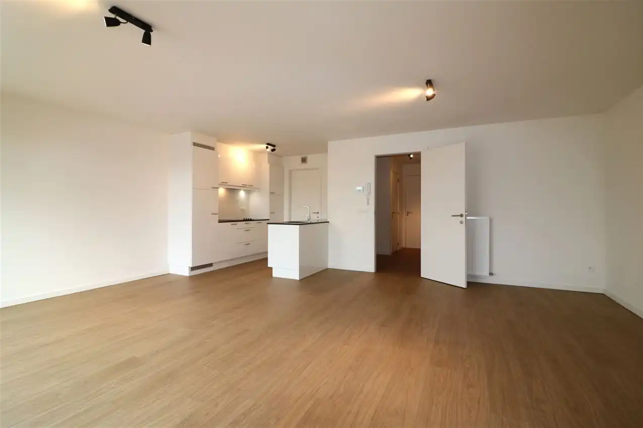 Leuk app.in landelijke stijl met 2 slpk., autostaanplaats en terras foto 8