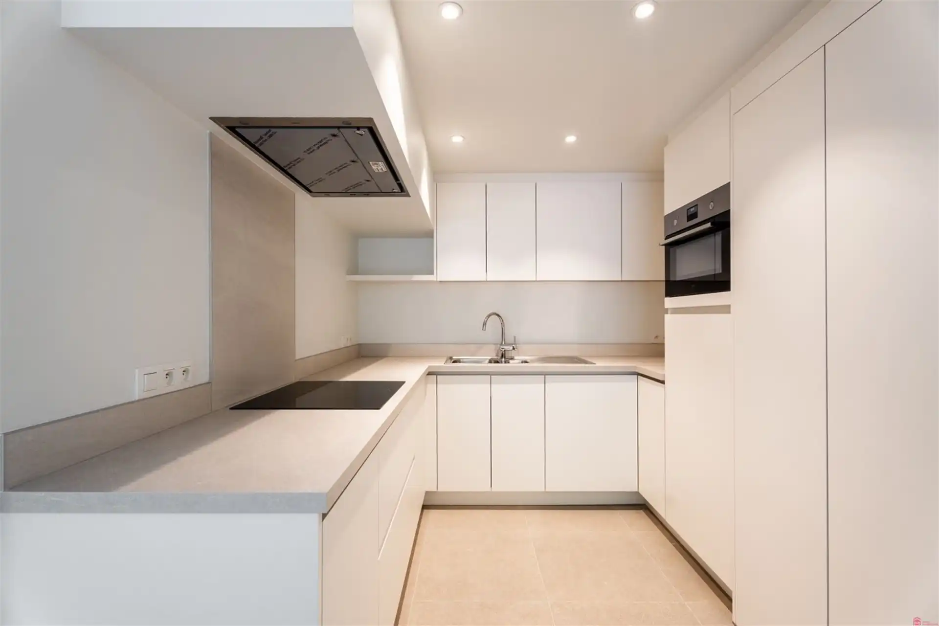 Volledig gerenoveerd appartement met zalig terras foto 11