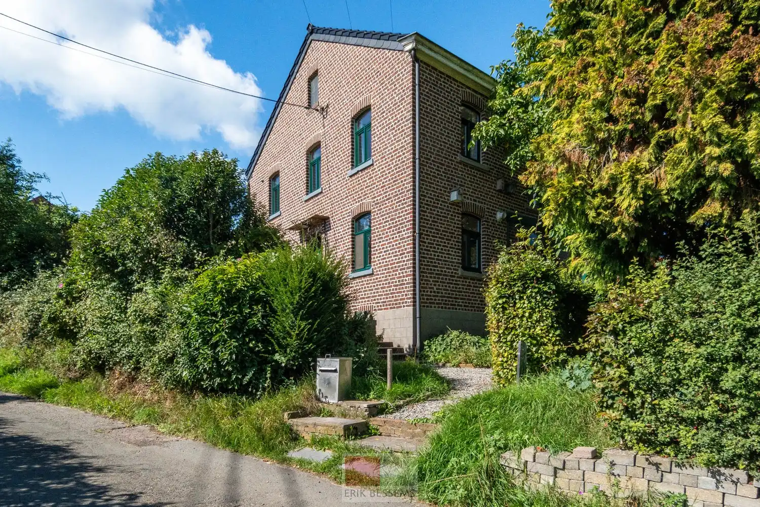 Huis te koop foto {{pictureIndex}}
