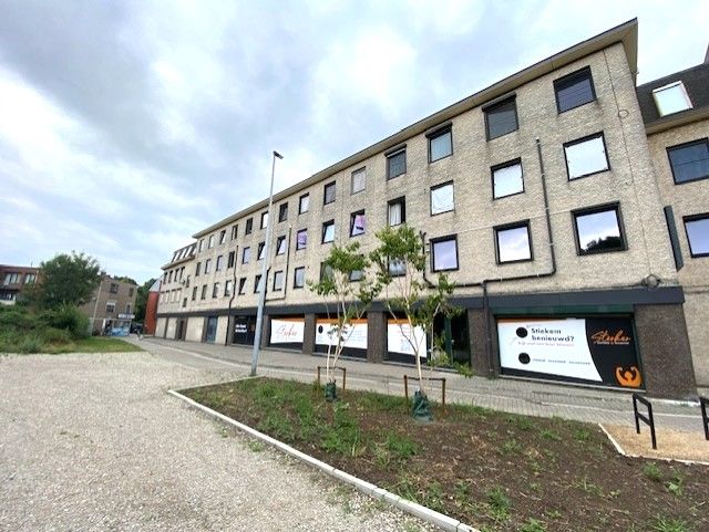 Recent ideaal gelegen volledig gerenoveerd appartement HARTJE Geel 2 slpk, met autostaanplaats foto 19