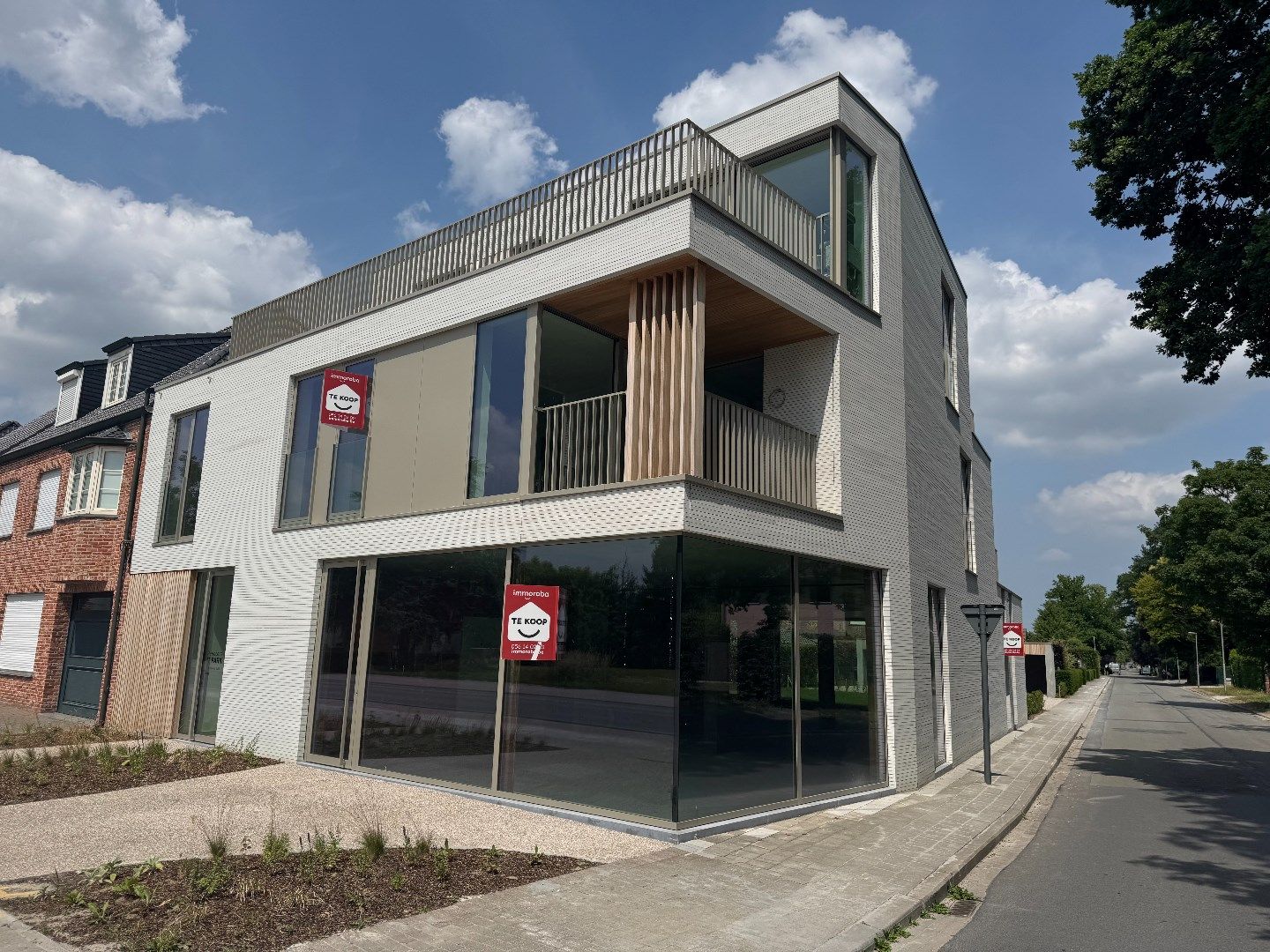 Topper aan 6%! Instapklaar BEN-appartement met 2 slaapkamers centrum Wielsbeke. E-peil: 6! foto 2