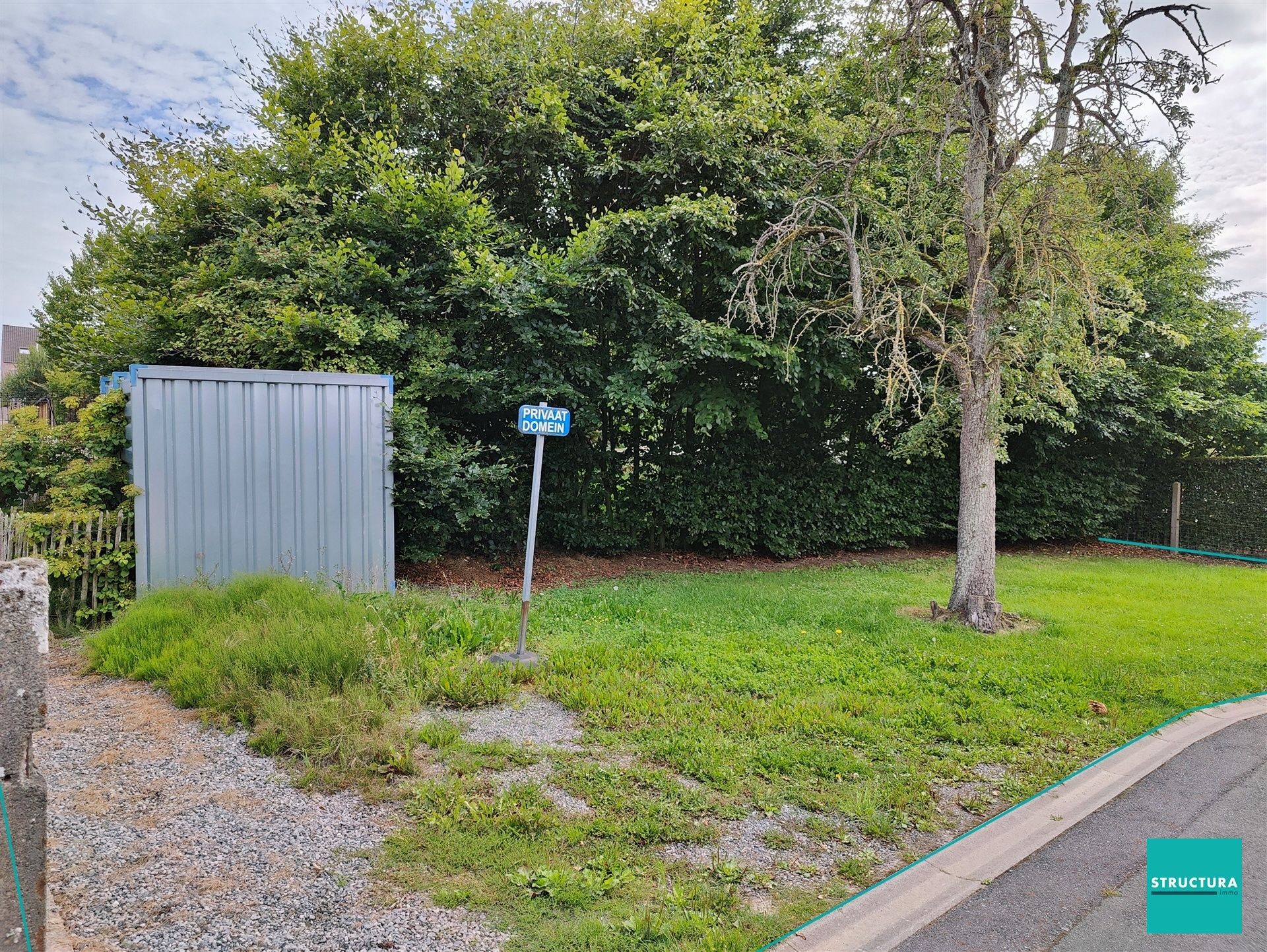 Goed gelegen bouwgrond voor open bebouwing in Mazenzele foto 4