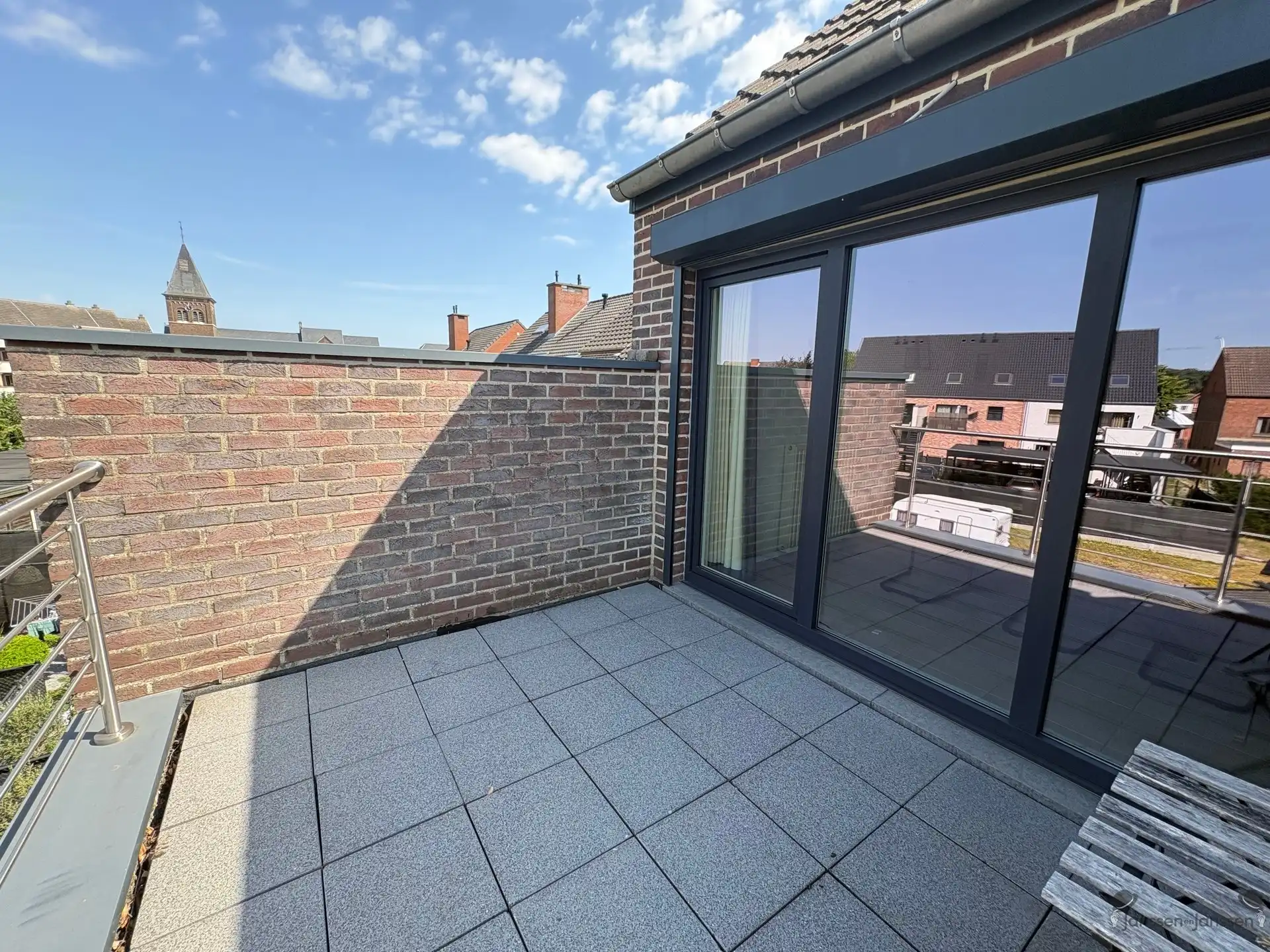 Ruim duplex appartement met terras en ondergrondse staanplaats te huur in Leopoldsburg  foto 20