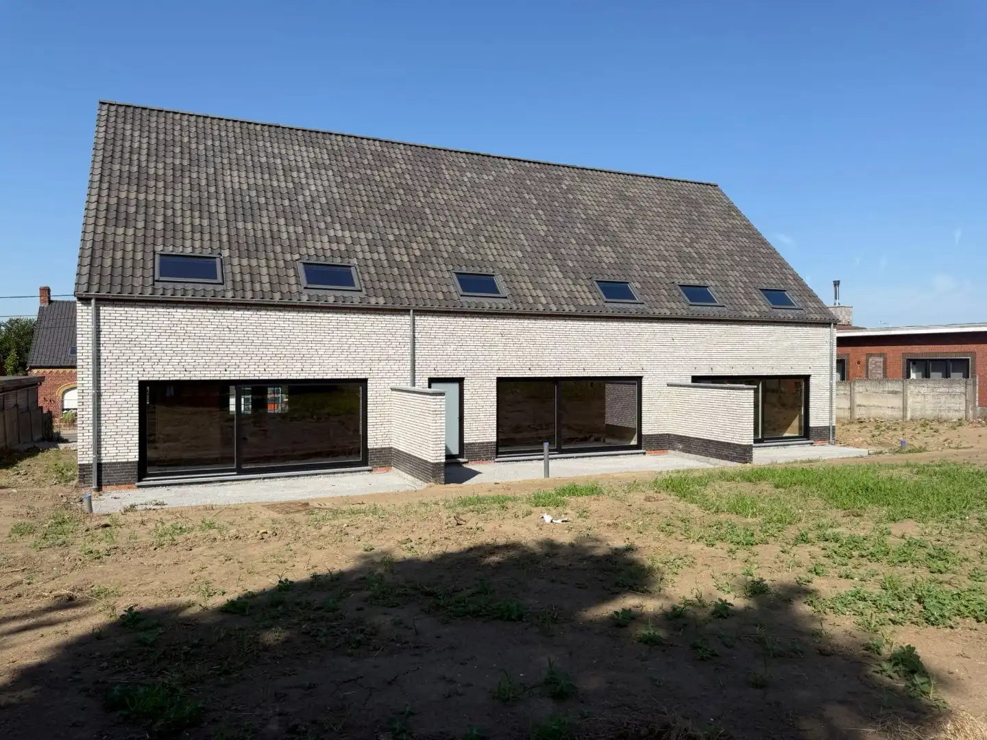 Nieuwbouwwoning met ruime tuin. foto 3