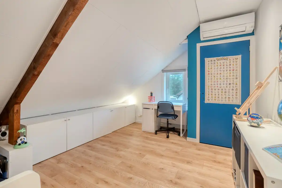 Gerenoveerde halfopen bebouwing met 4 slaapkamers, bureau en tuin in centrum Brasschaat foto 16
