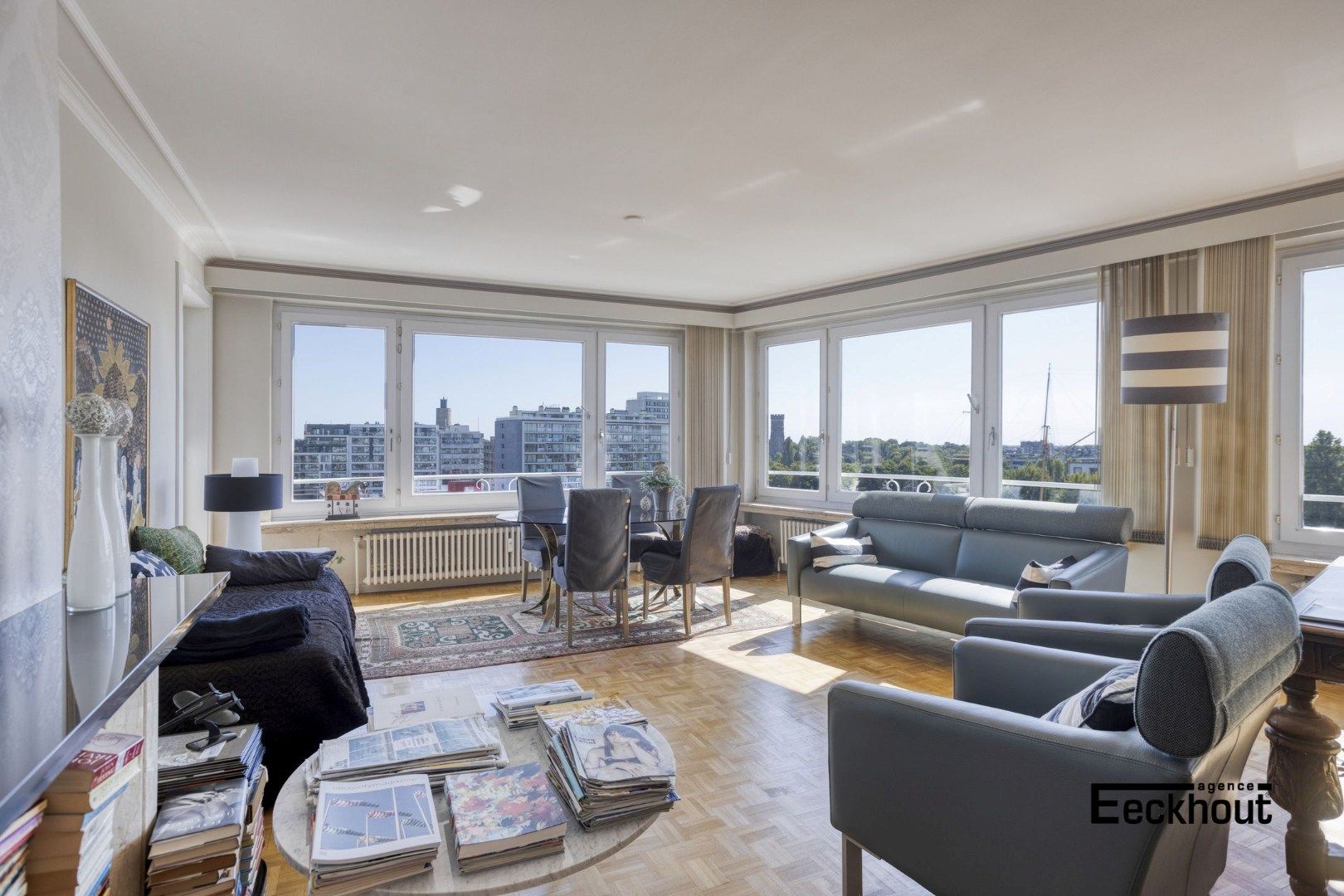Uiterst ruim (154 m²) hoekappartement met frontaal zicht op de jachthaven te Oostende! foto 6