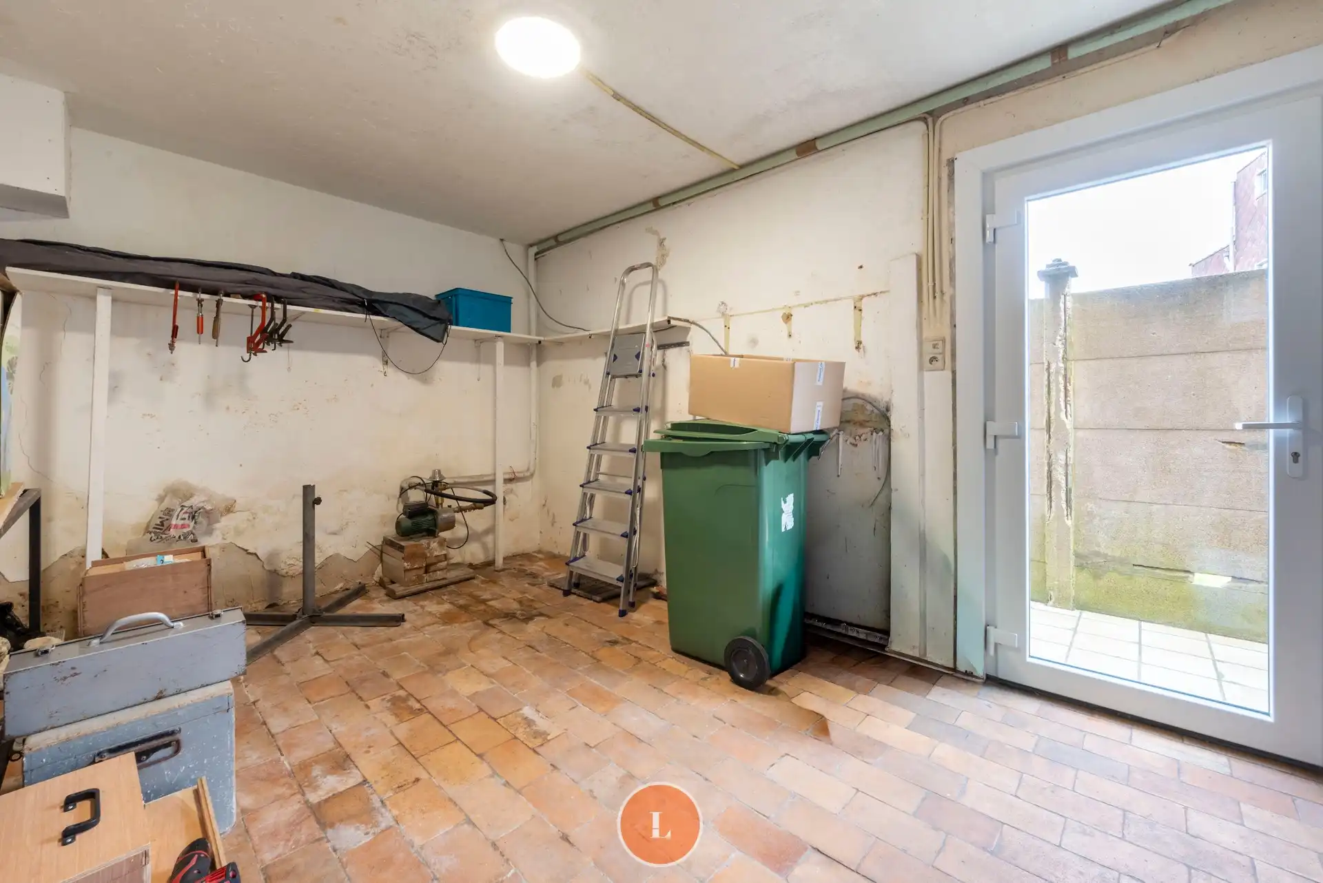 Op te frissen woning met 4 slaapkamers en tuin in Menen foto 17