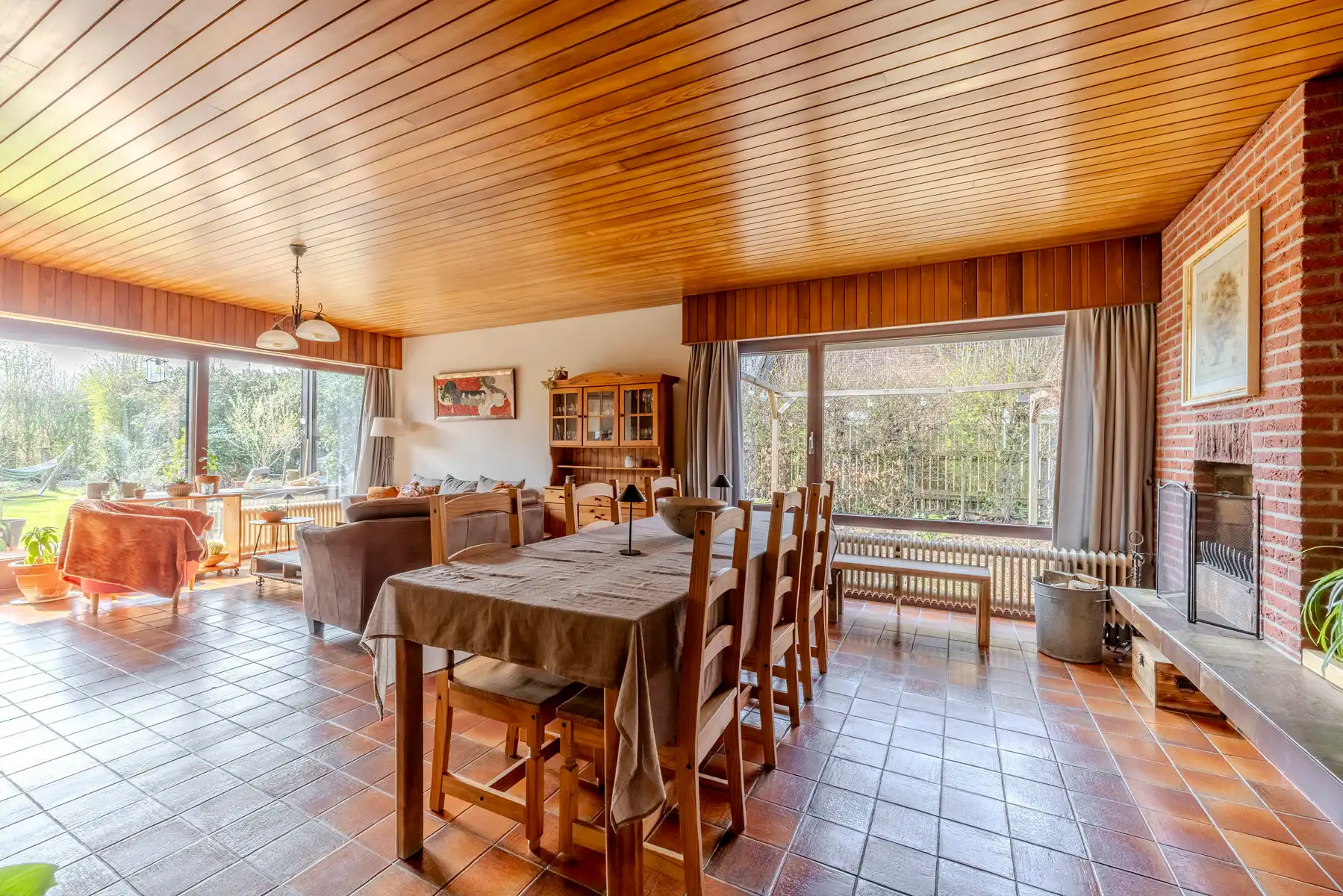 Laagbouwwoning met 2/3slpk, tuin en garage foto 4