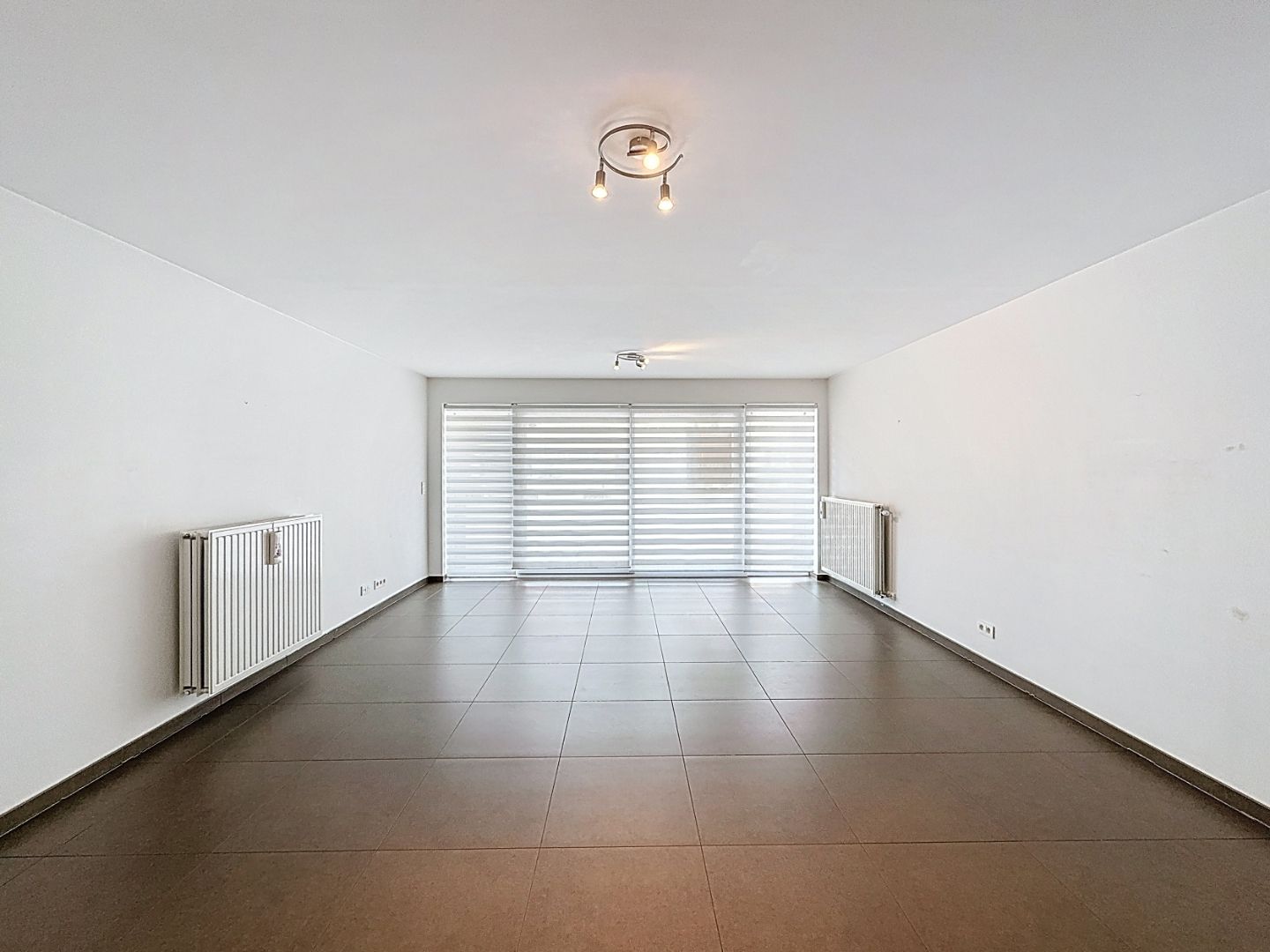 Centraal gelegen appartement met 2 slaapkamers te Nieuwpoort-Stad. foto 2
