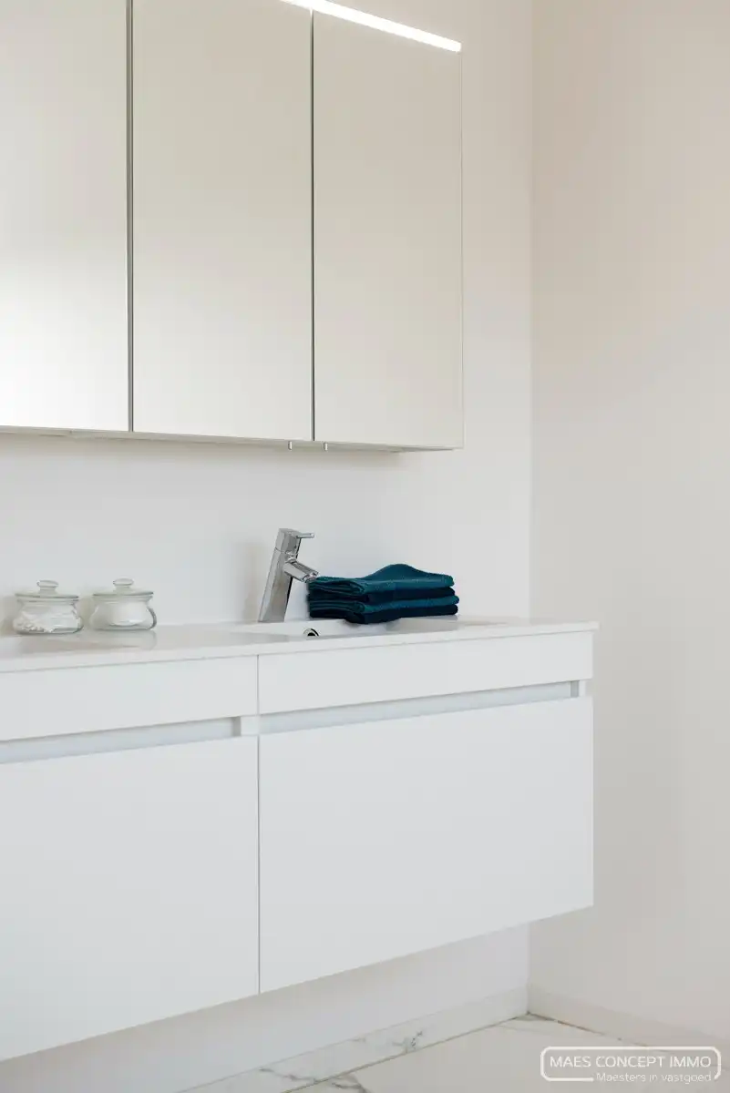 Luxueus afgewerkte villa te koop op topligging te Wielsbeke foto 7