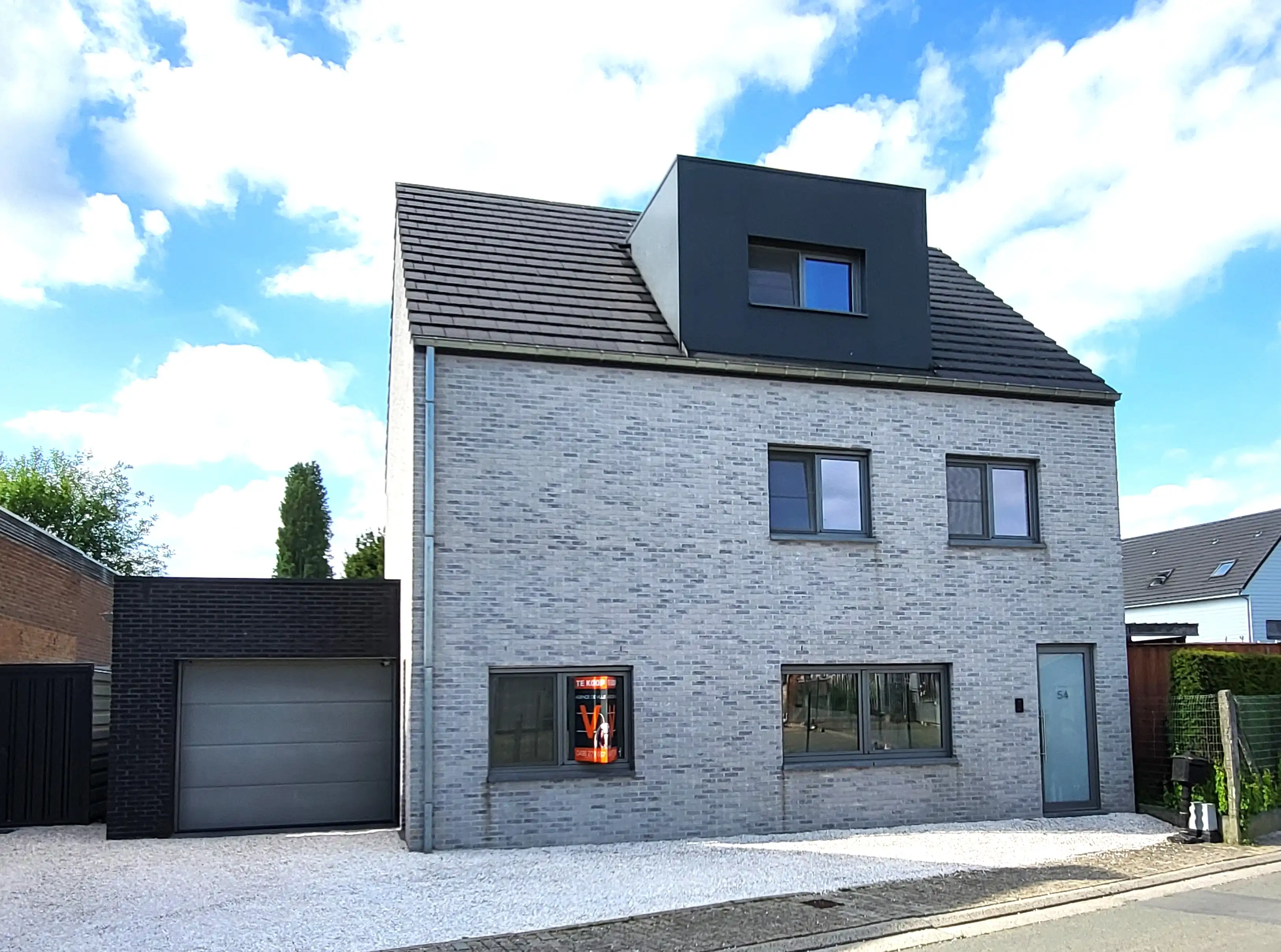 Totaal gerenoveerde woning van 2016-2017 op een perceel van 840 m², met oog voor comfort, ruimte en energiezuinigheid. foto 26