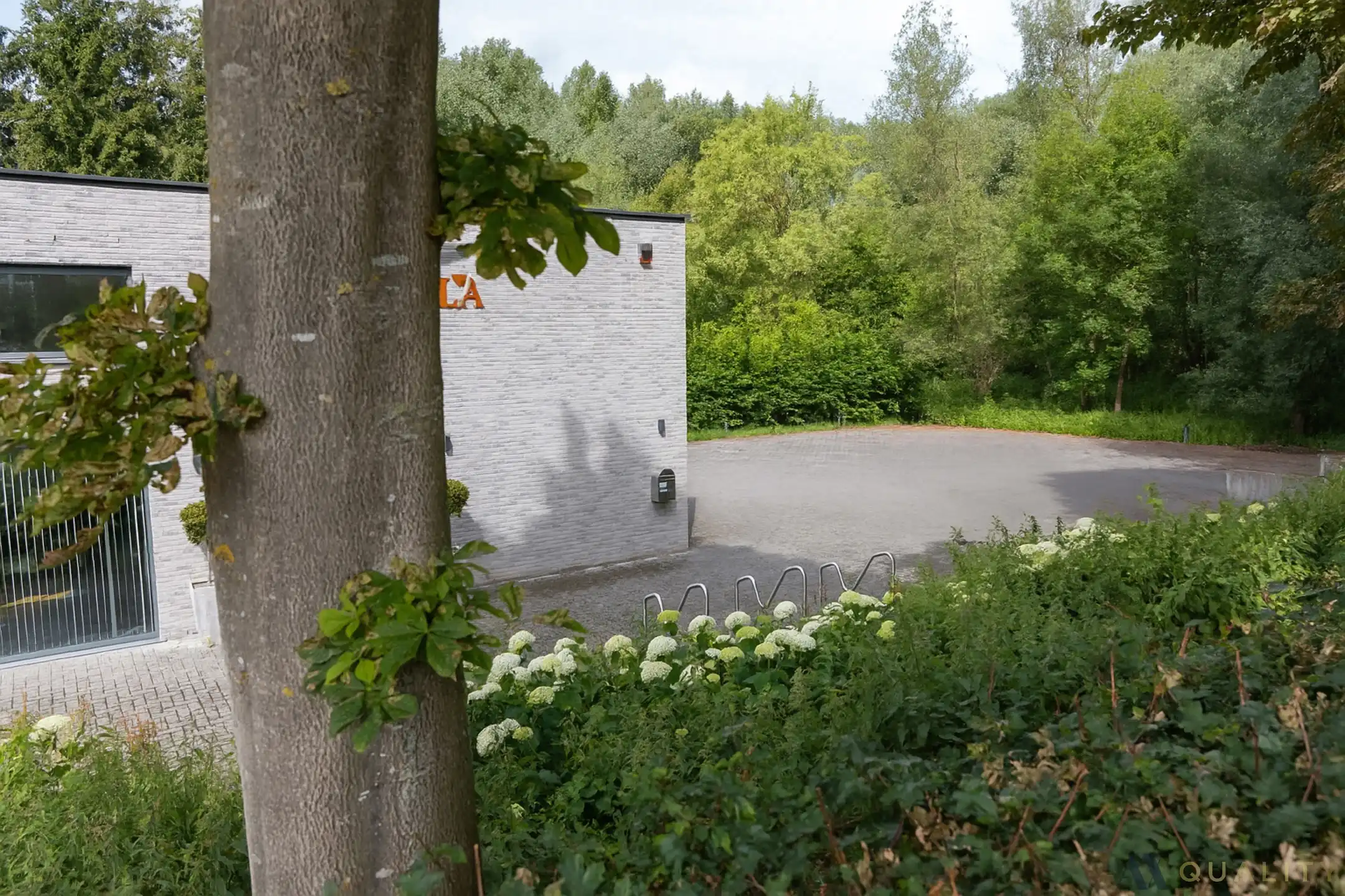Instapklare kantoor- of praktijkruimte in het hart van Bornem foto 17