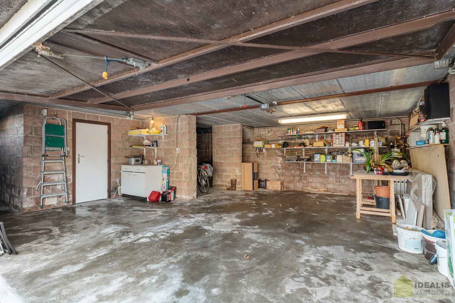 //INVESTERING – NIET VOOR EIGEN GEBRUIK// UITERST GOED ONDERHOUDEN GEZINSWONING OP EEN PRACHTIG, GROEN EN RUSTIG PERCEEL VAN MAAR LIEFST 11A  MET LICHTRIJKE WOONKAMER, 3 KNAPPE SLAAPKAMERS, BADKAMER, AFGEWERKTE ZOLDERVERDIEPING EN ONDERGRONDSE GARAGE foto 32