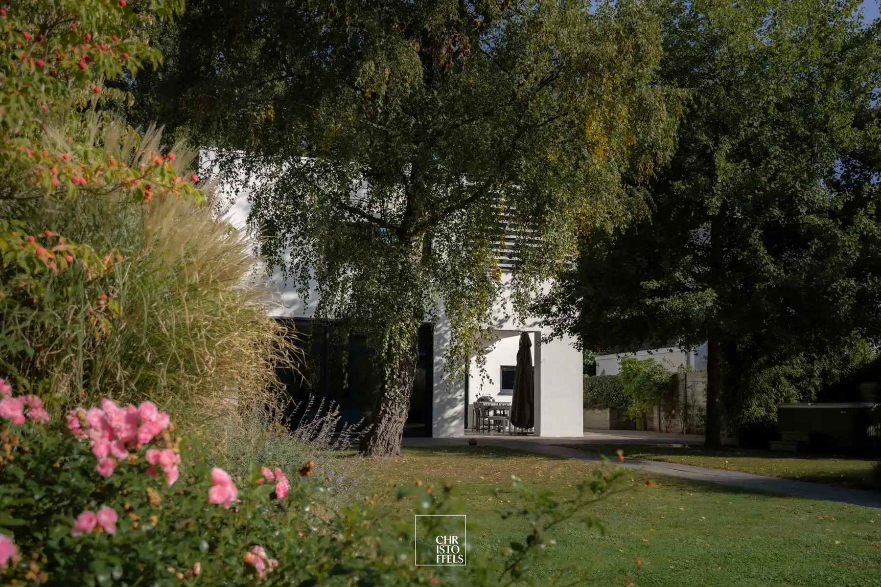 Architecturale villa  (488m²) met buitenzwembad op perceel van 1.281m²  foto 22