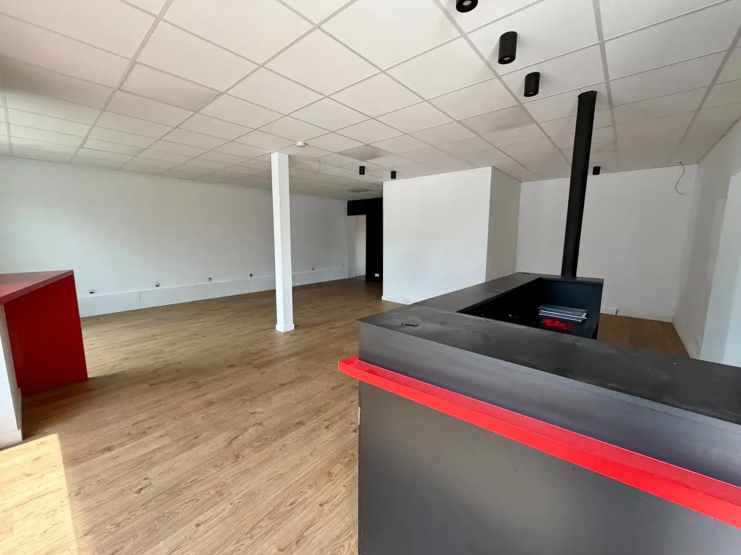 Gerenoveerd handelspand met instapklaar duplexappartement en tuintje foto 17