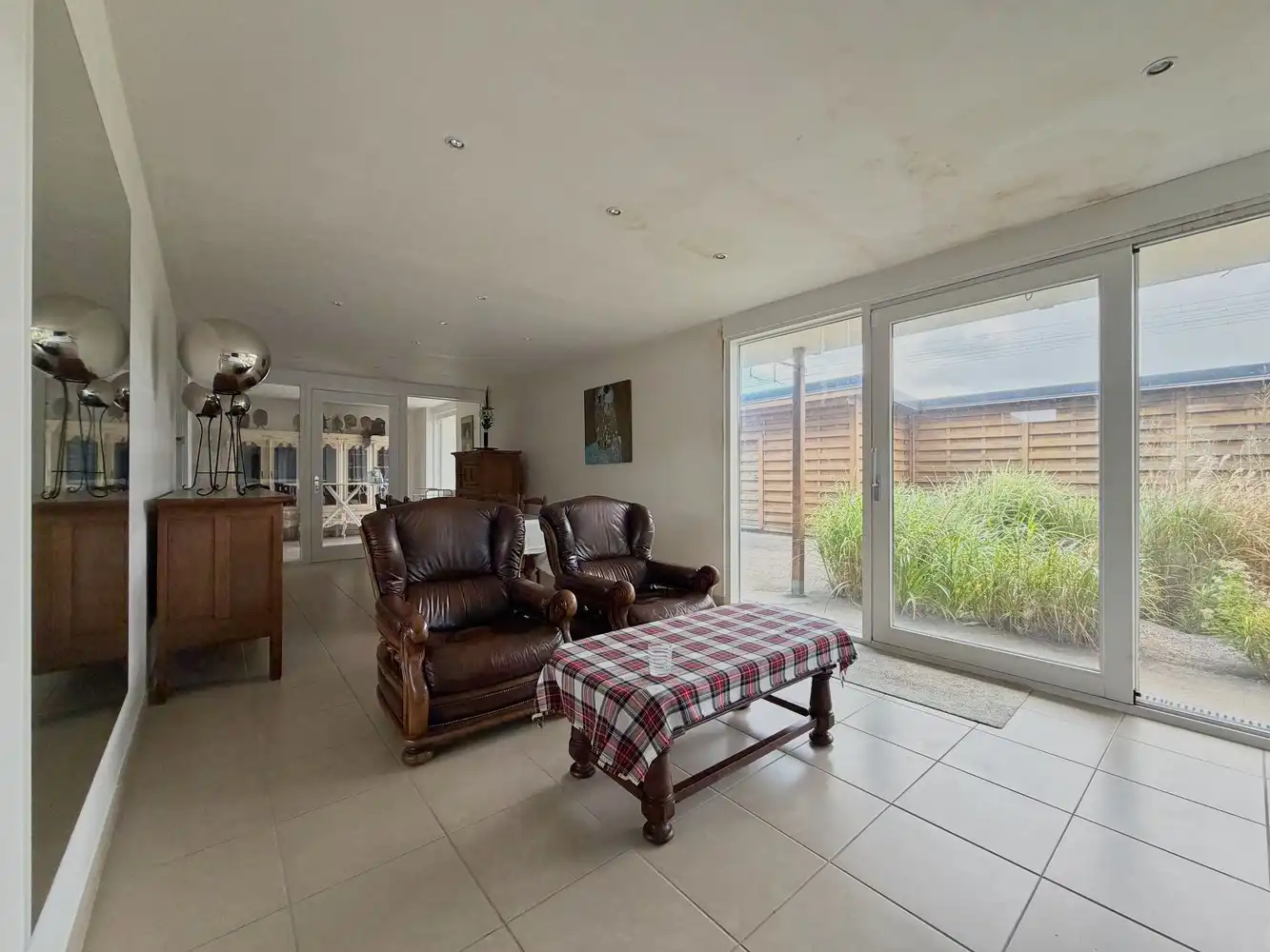 Uitzonderlijk ruime villa (450 m²) met enorm potentieel in Torhout! foto 11