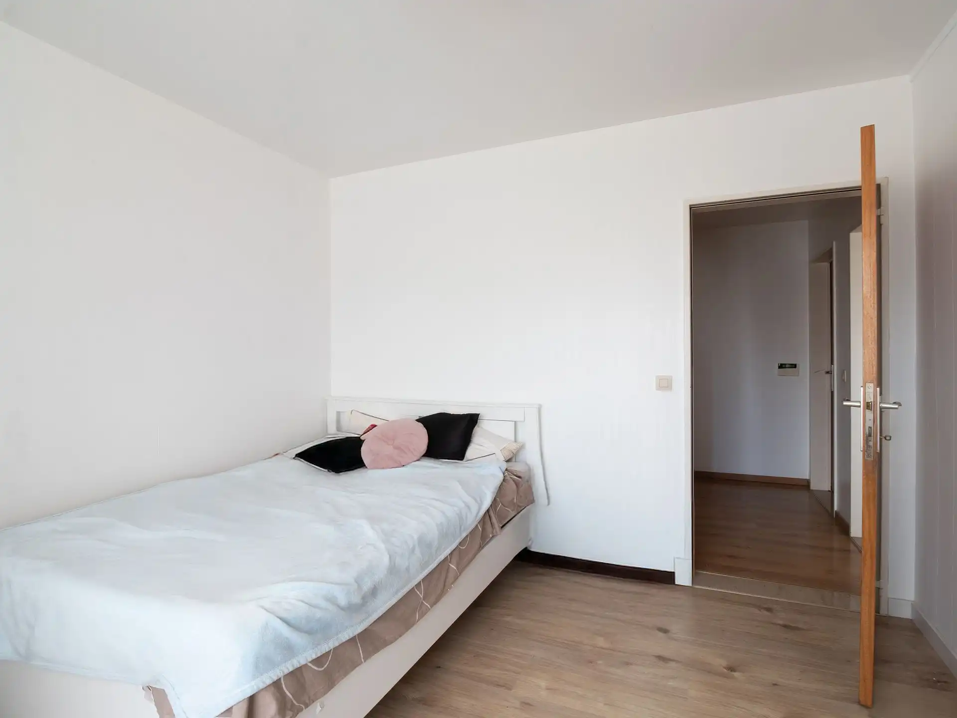 Handelspand met ruim duplex appartement foto 13