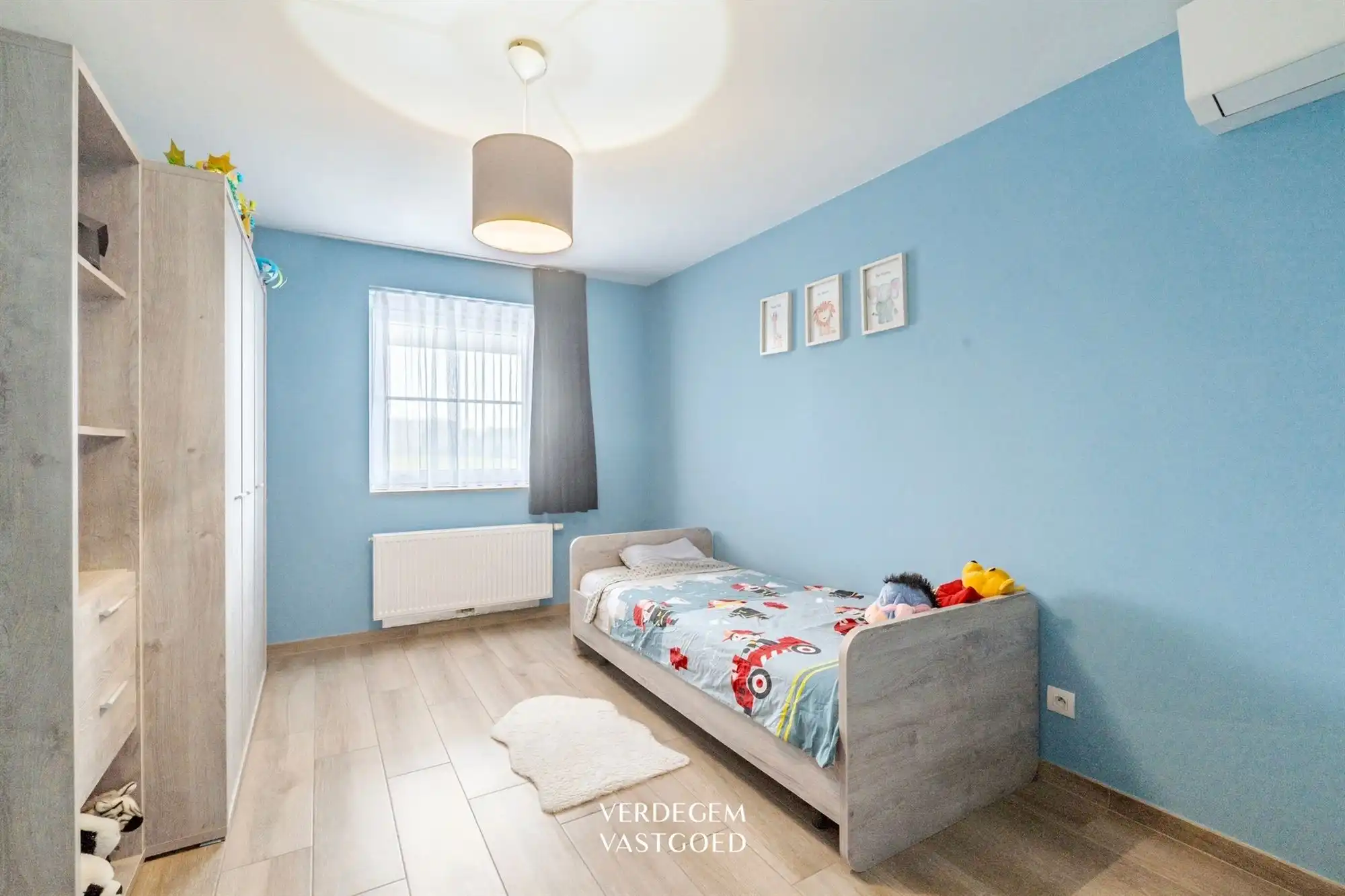 Knappe woning in een rustige buurt met 4 slaapkamers en heerlijke tuin foto 11