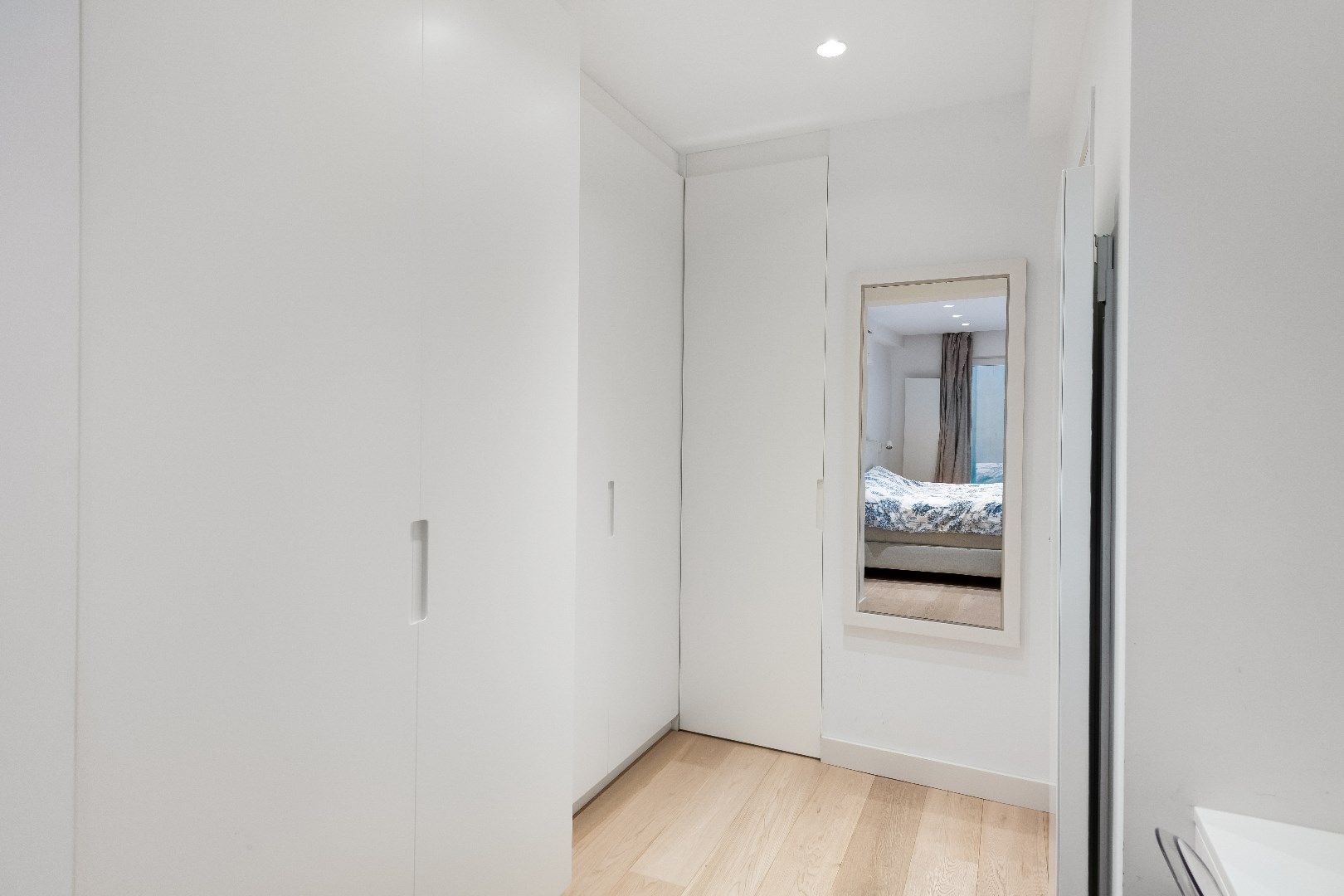 Luxueus gerenoveerd appartement met drie slaapkamers en lateraal zeezicht in het Zoute. foto 13