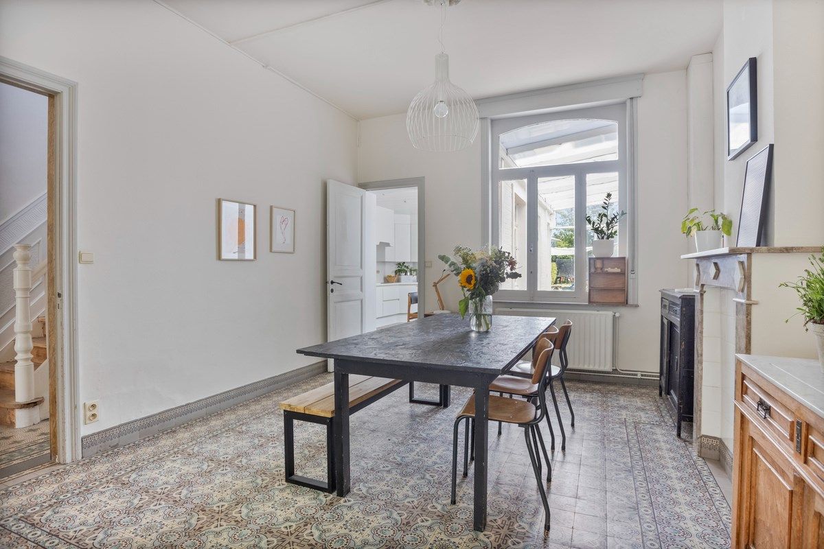 Authentieke rijwoning met 4 slaapkamers! foto 5