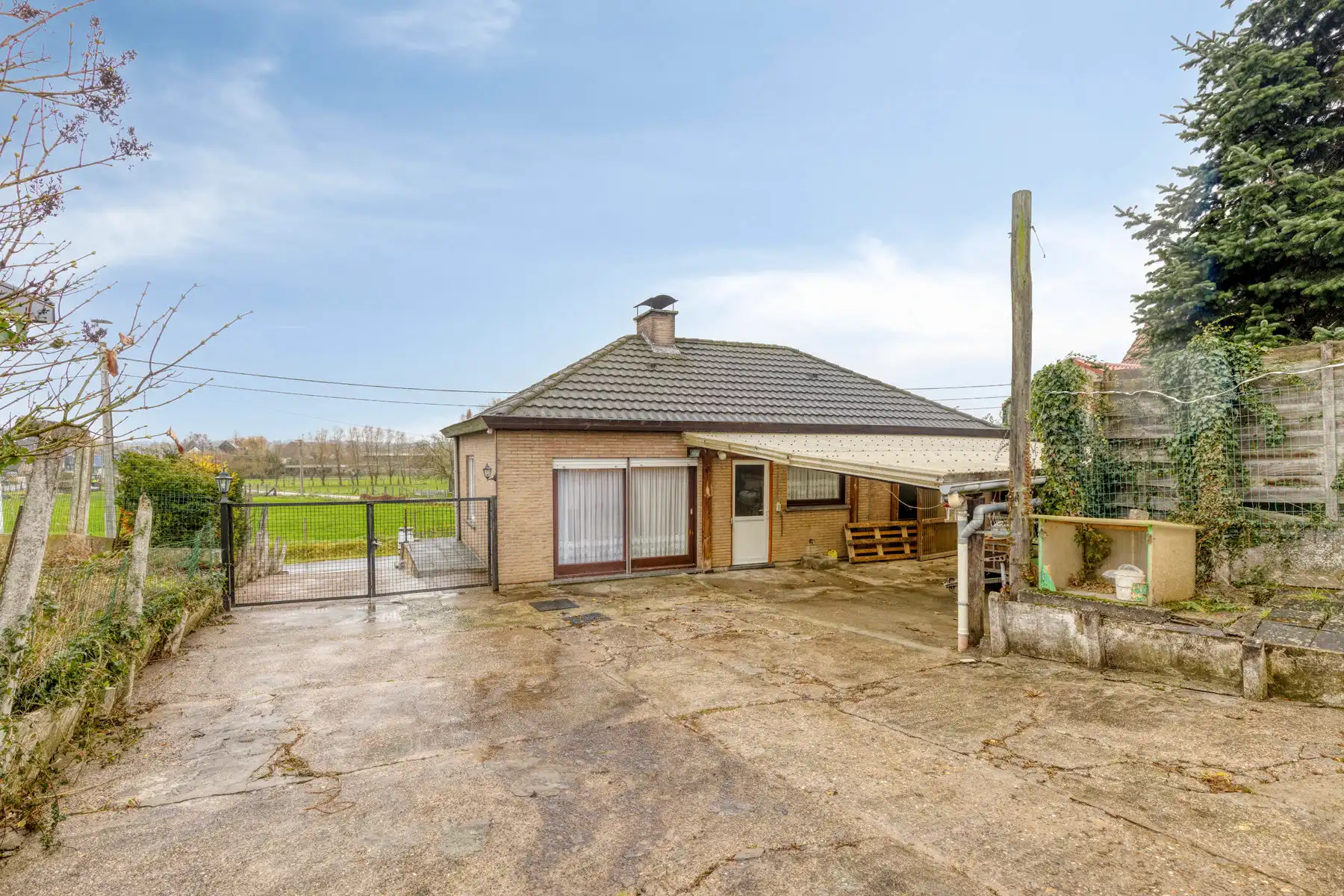 Op te frissen bungalow gelegen in het landelijke Meldert foto 4