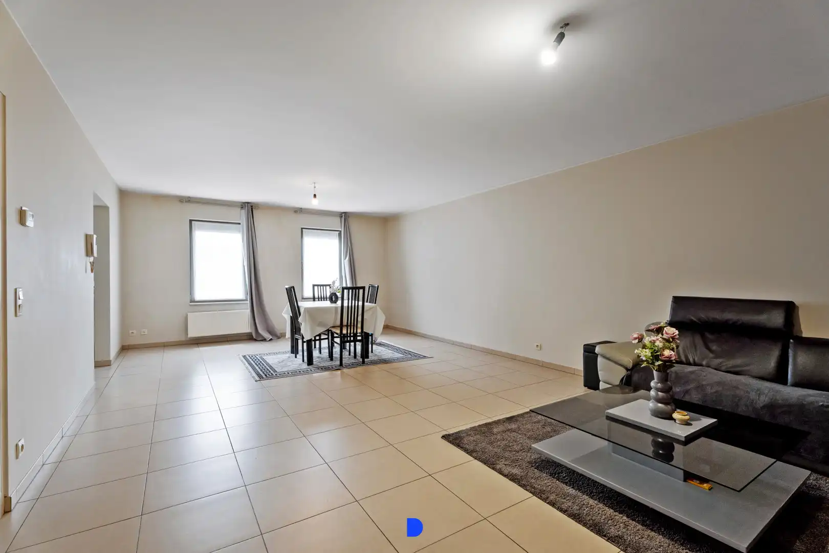 Ruim gelijkvloers appartement met terras. foto 5