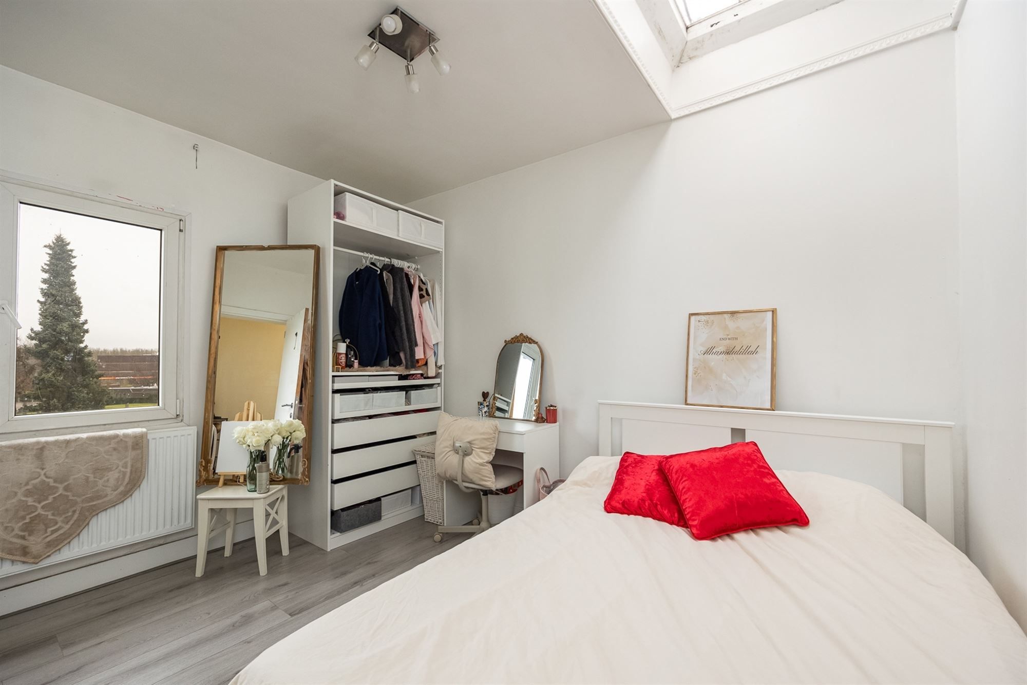 Op te frissen woning met 4 slpk en Z-tuin foto 16