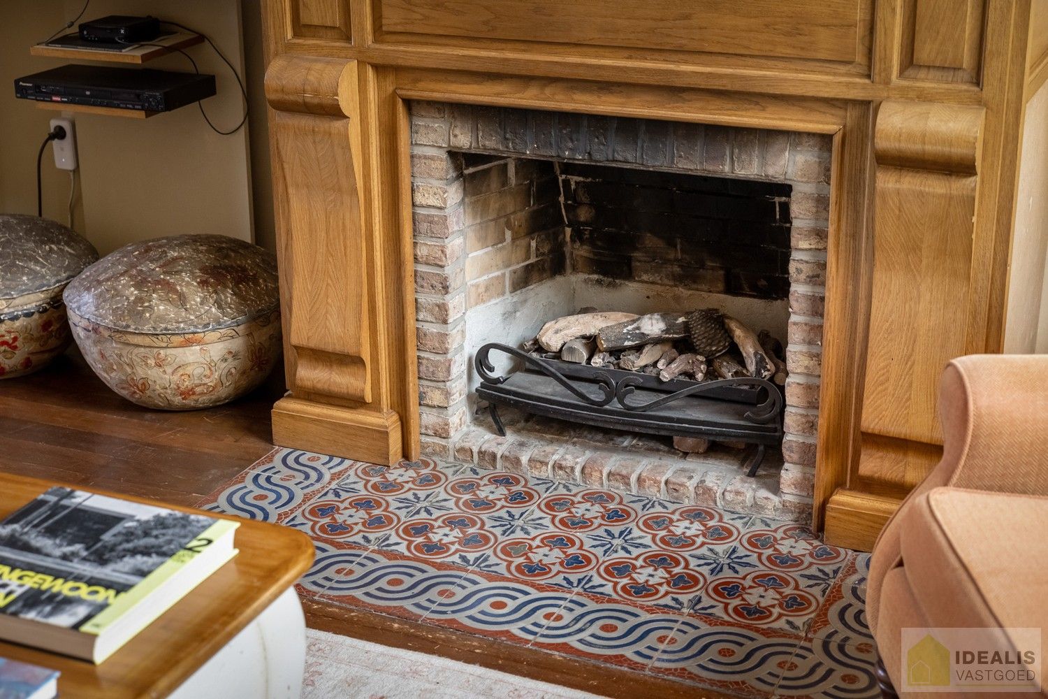 RUIME, CHARMANTE EN INSTAPKLARE WONING IN HARTJE HAMONT! HEERLIJKE WOONKAMER VOORZIEN VAN PARKET EN MET HAARD, LICHTRIJKE KEUKEN MET DIRECTE TOEGANG TOT PRACHTIGE VERANDA, 4 SLAAPKAMERS, RUIME GARAGE EN PRACHTIG AANGELEGDE TUIN OP SCHITTEREND PERCEEL VAN 7A 55CA IN HET HARTJE VAN HAMONT-ACHEL EN OP SLECHTS ENKELE MINUTEN VAN DE NEDERLANDSE GRENS! foto 8
