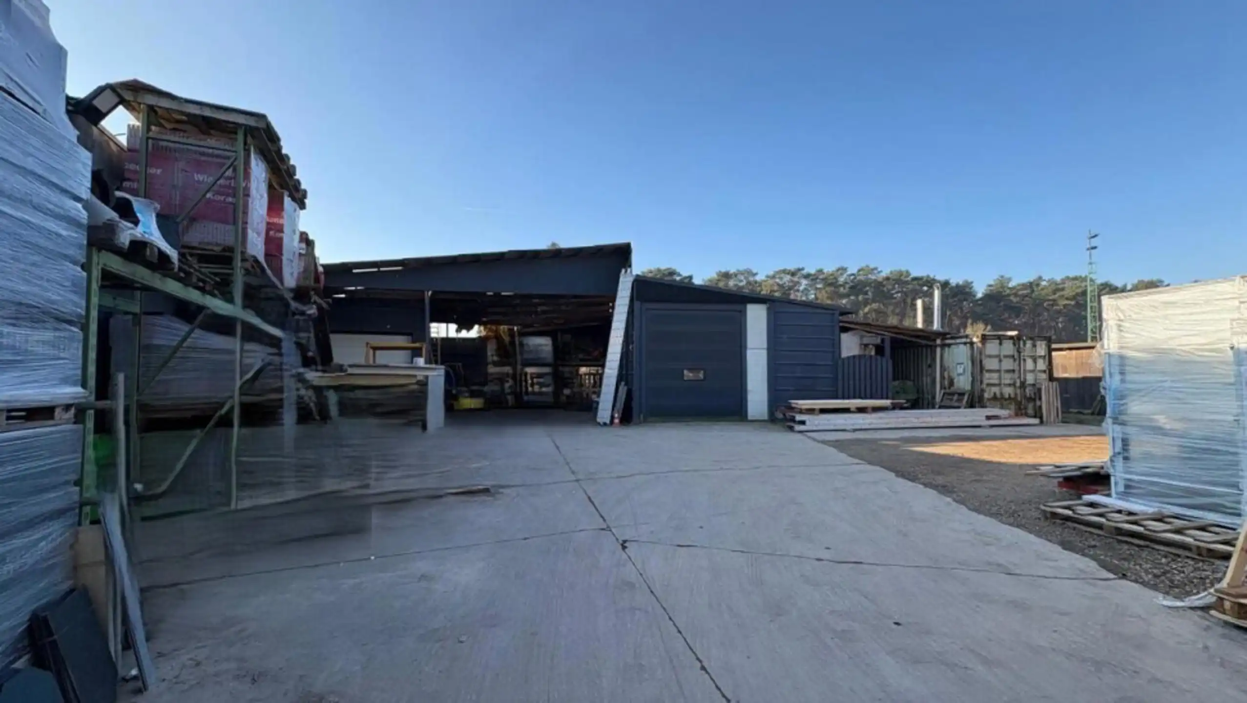 PUTTE: zichtlocatie magazijn met woning en ruime parking foto 10