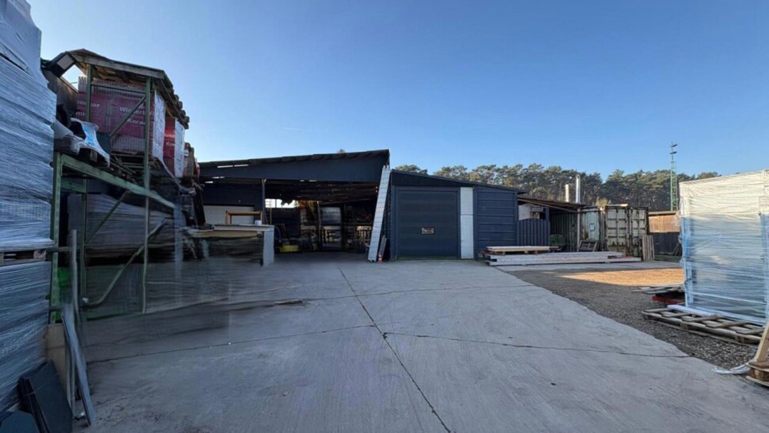 PUTTE: zichtlocatie magazijn met woning en ruime parking foto 10