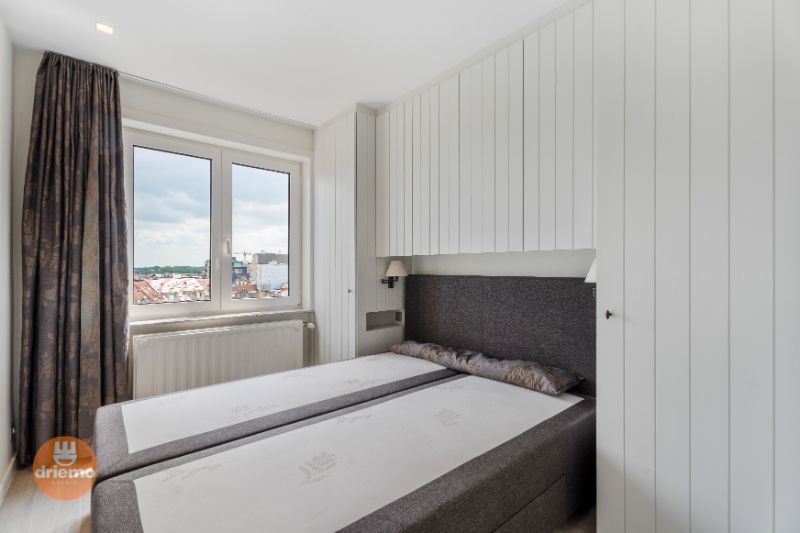 STIJLVOL EN HOOGWAARDIG AFGEWERKT APPARTEMENT CENTRAAL OP DE ZEEDIJK foto 12