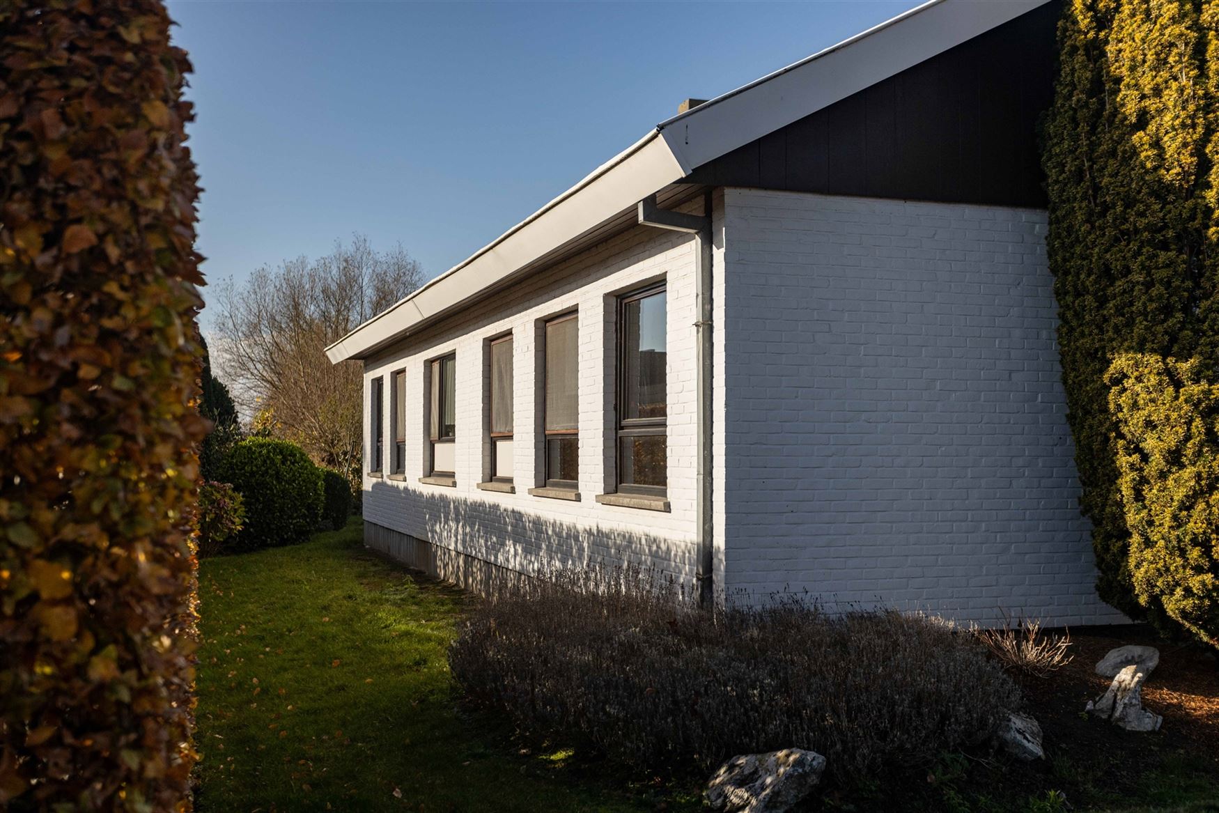 Charmante bungalow met open zicht en potentieel te Nazareth. foto 2