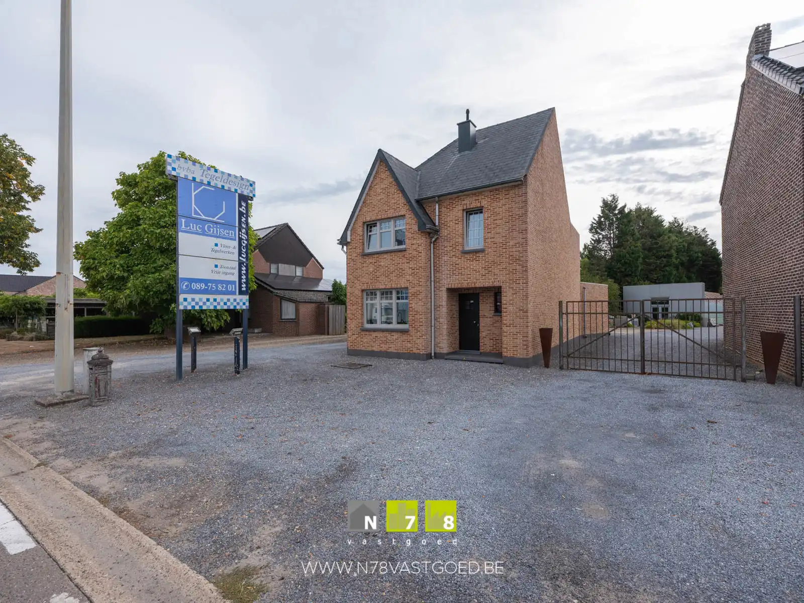 Gebouw te koop foto {{pictureIndex}}