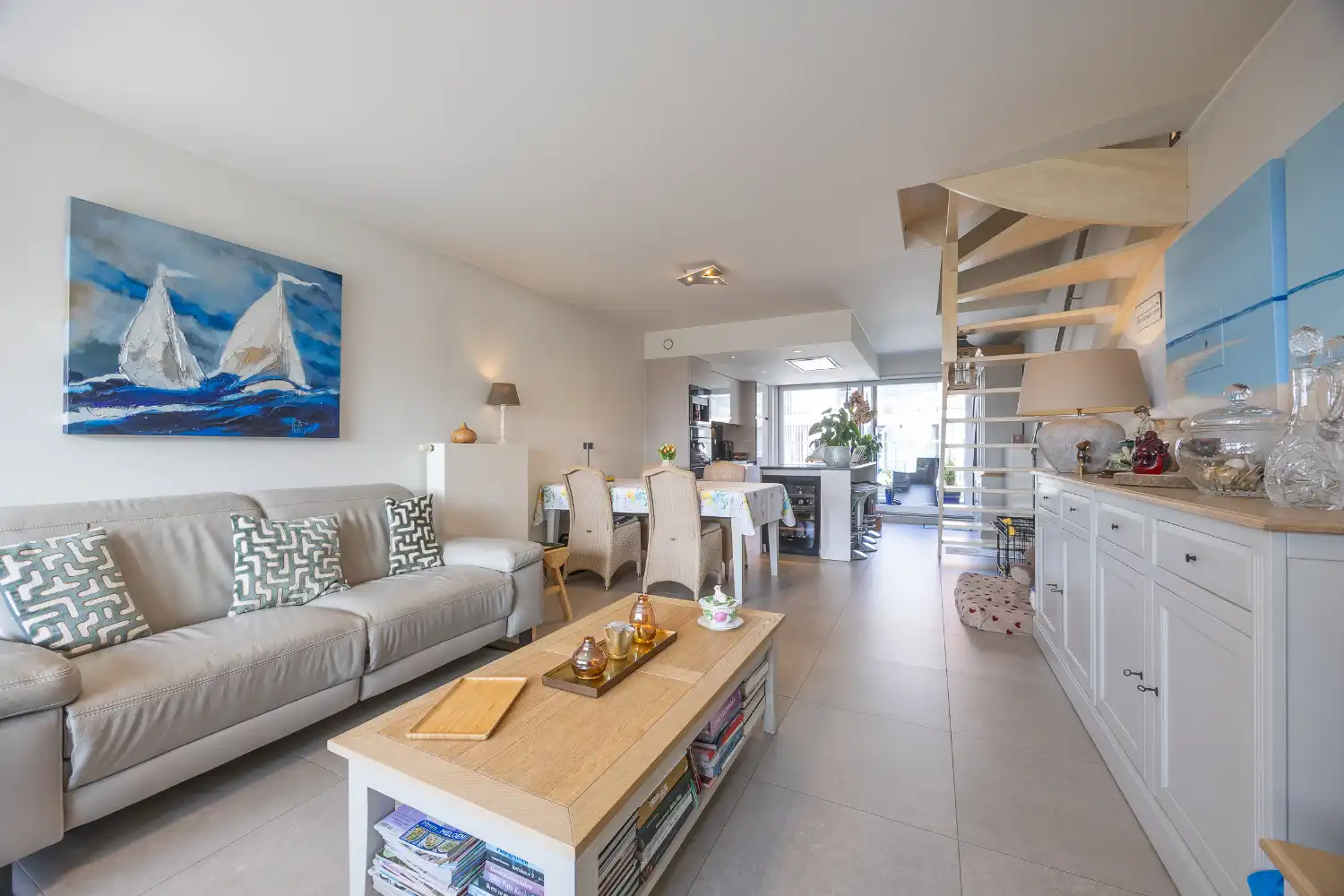 Prachtig recent appartement met 3 slaapkamers, 2 zonneterrassen en optionele privatieve parking in het centrum van Middelkerke foto 6
