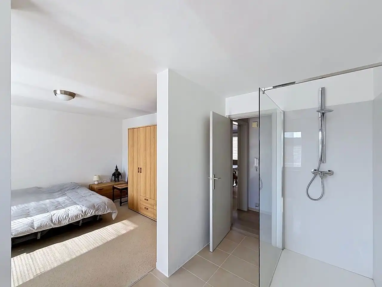 Bijzonder ruim en lichtrijk appartement op een boogscheut van de Zeedijk & Graaf d'Ursellaan foto 17