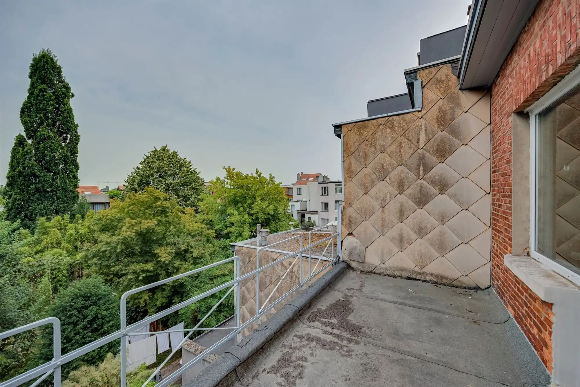 Ruime woning met veelzijdige praktijkruimtes foto 27