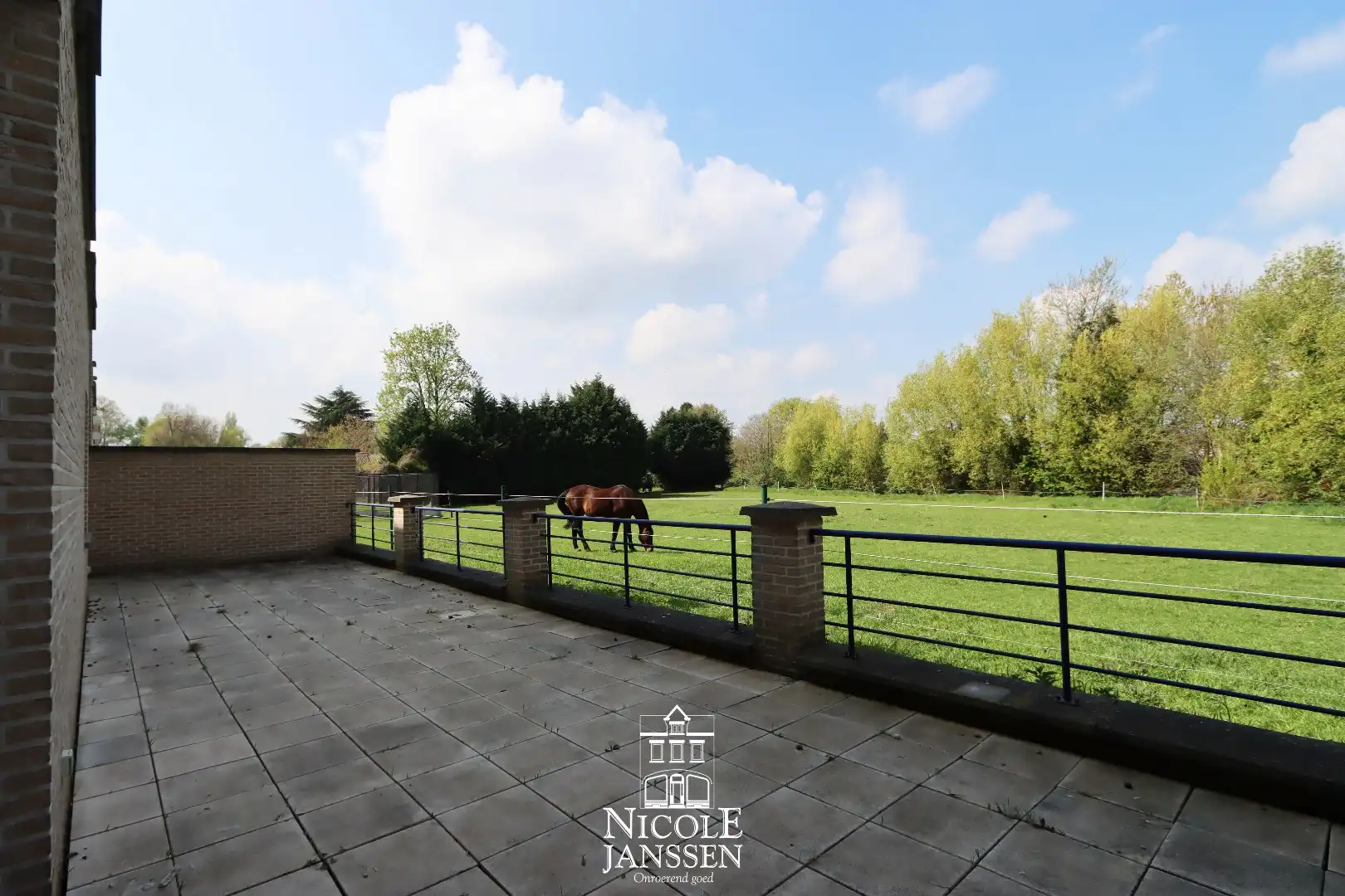 Ruim ingedeeld appartement foto 19