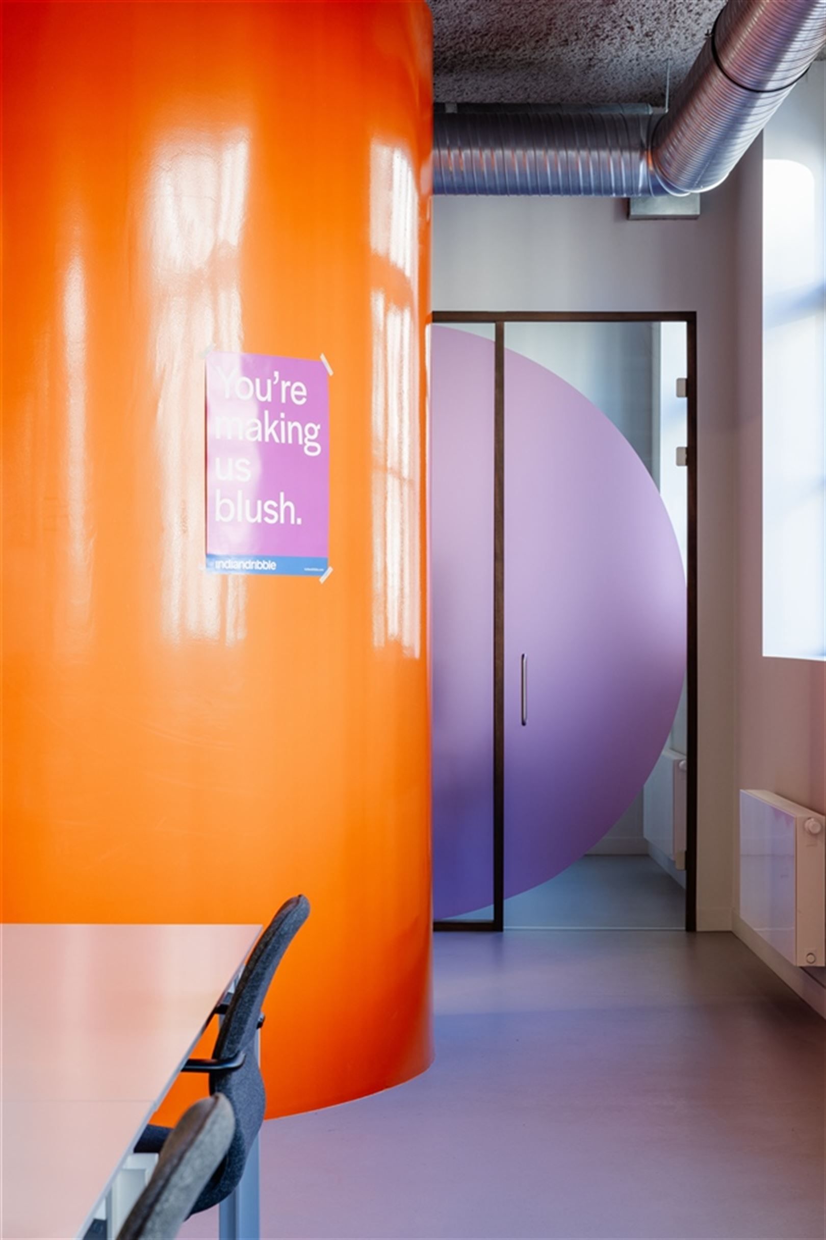 Kantoorgebouw foto 14