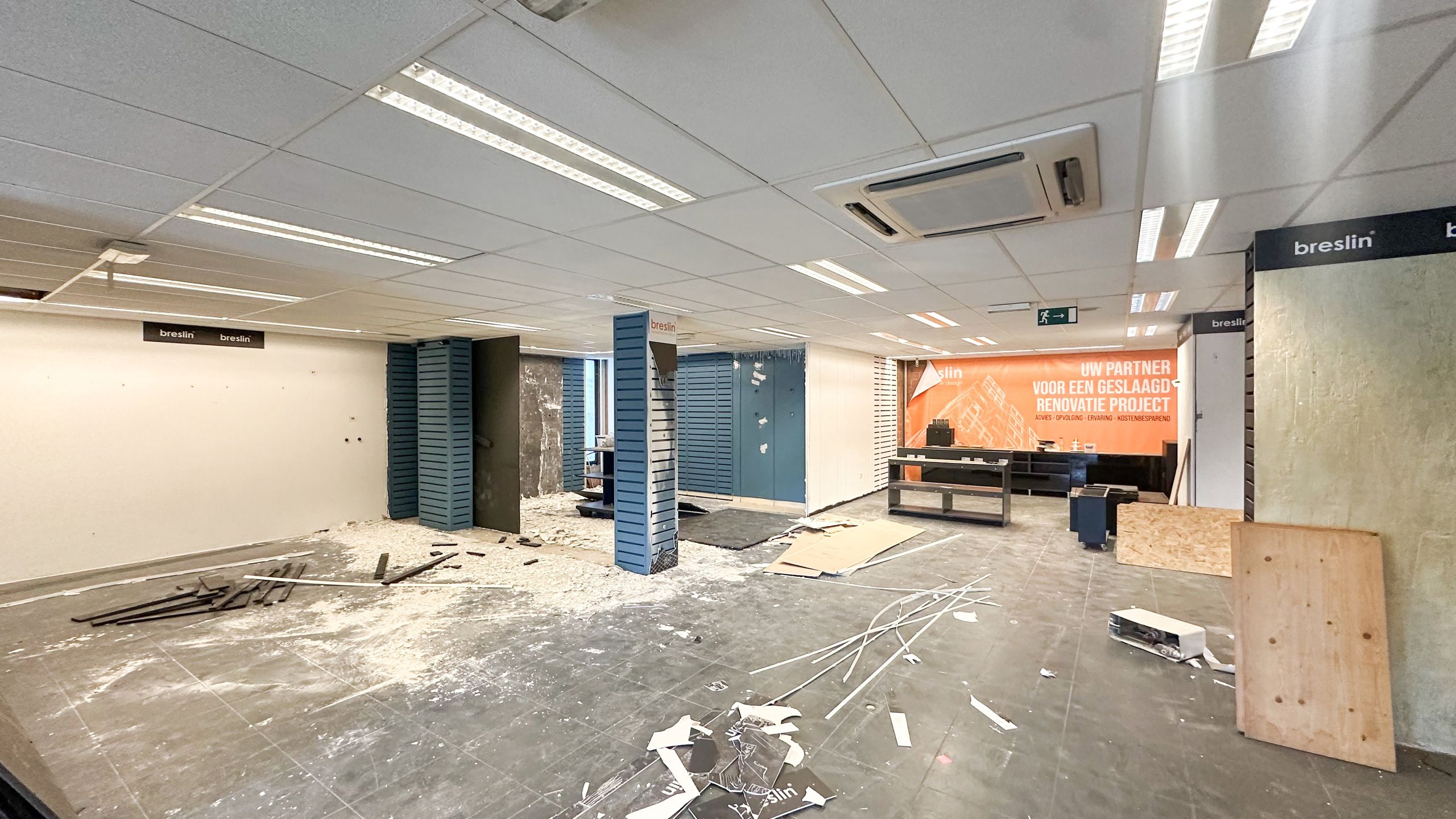 showroom van 700m in centrum mt veel parking! foto 8