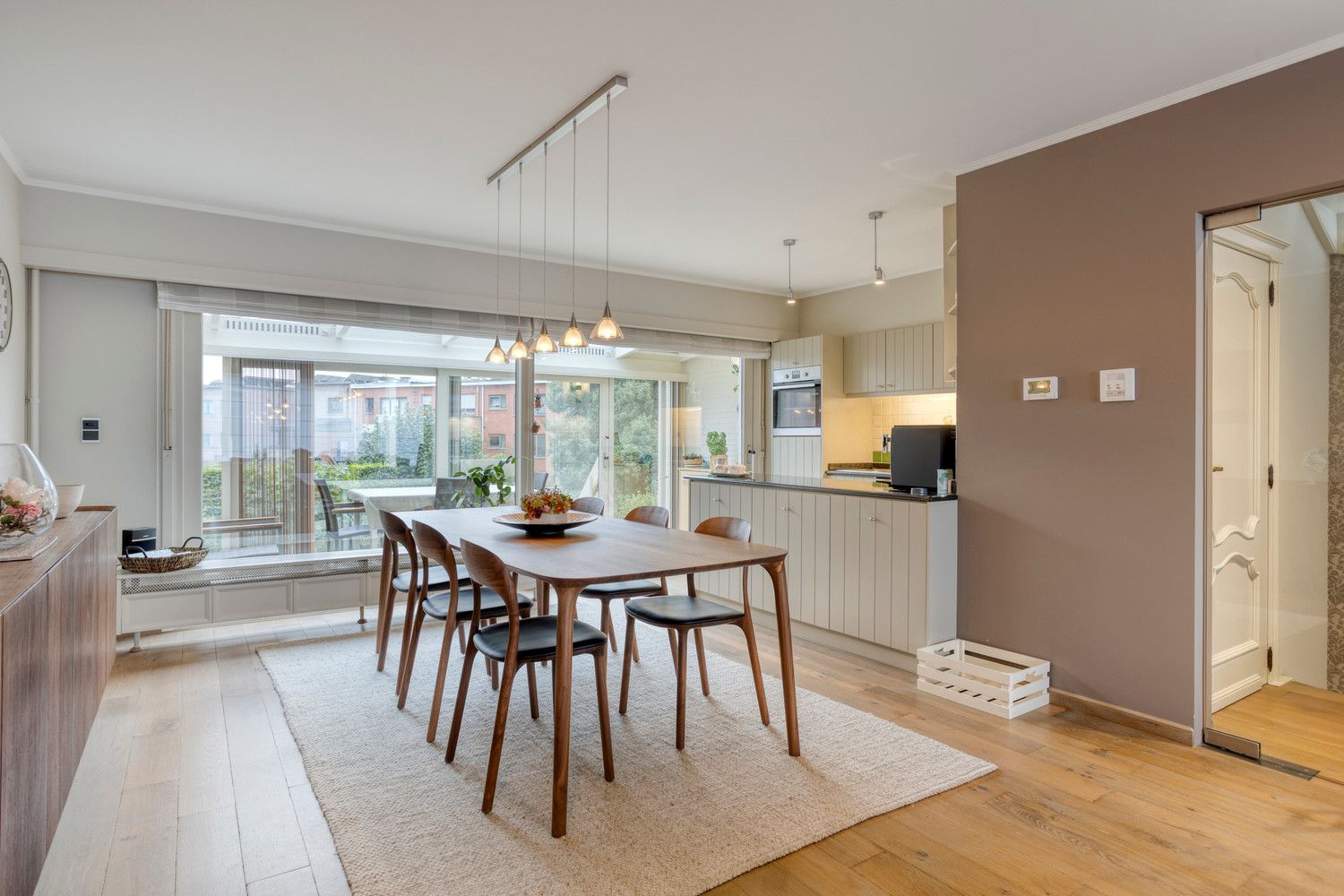 Mooie bel-étagewoning met 3 slks, garage, zomerkeuken en tuin! foto 12