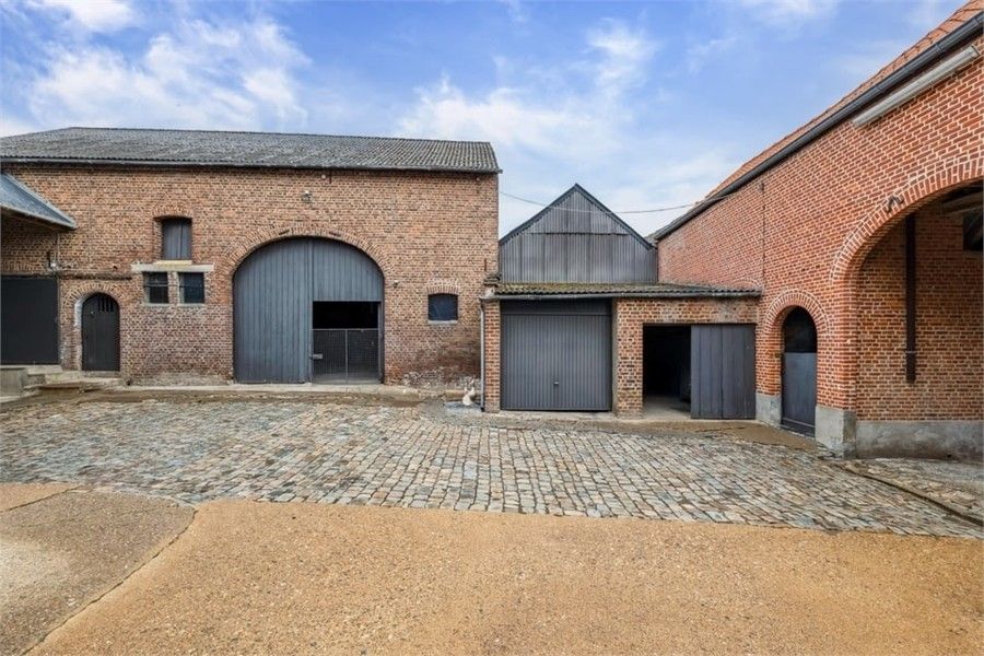 CHARMANTE HOEVE OP EEN PERCEEL VAN 14A IN HEERS foto 36