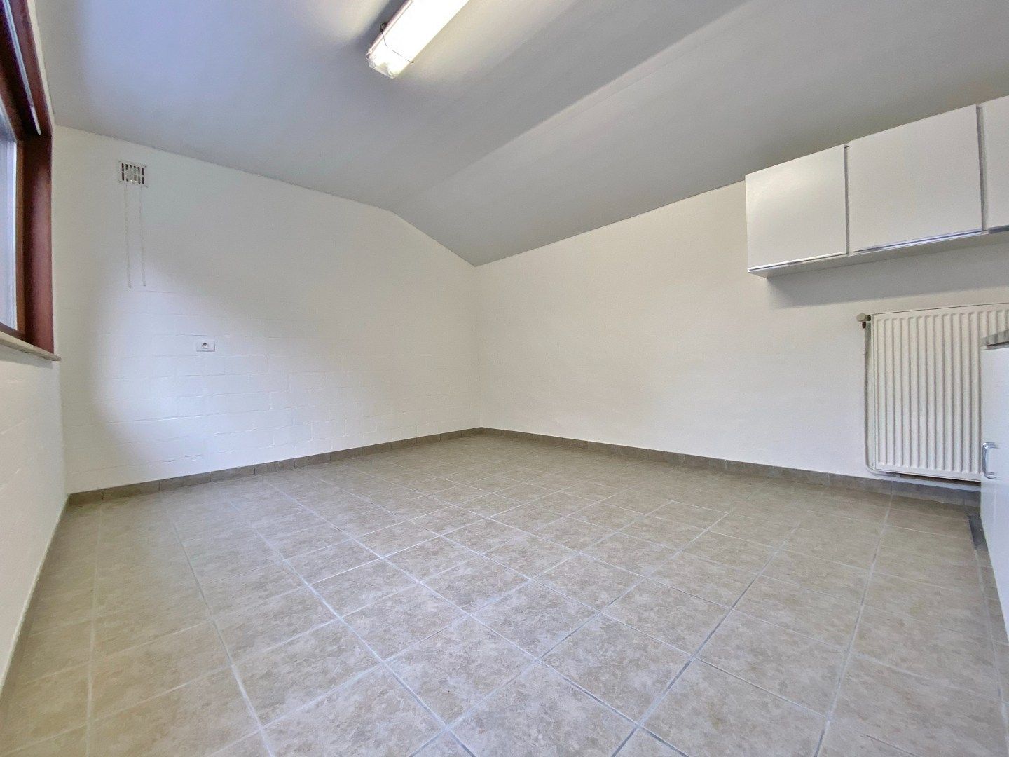 Vernieuwde woning met garage, tuin en uitweg in de dorpskern.  foto 14