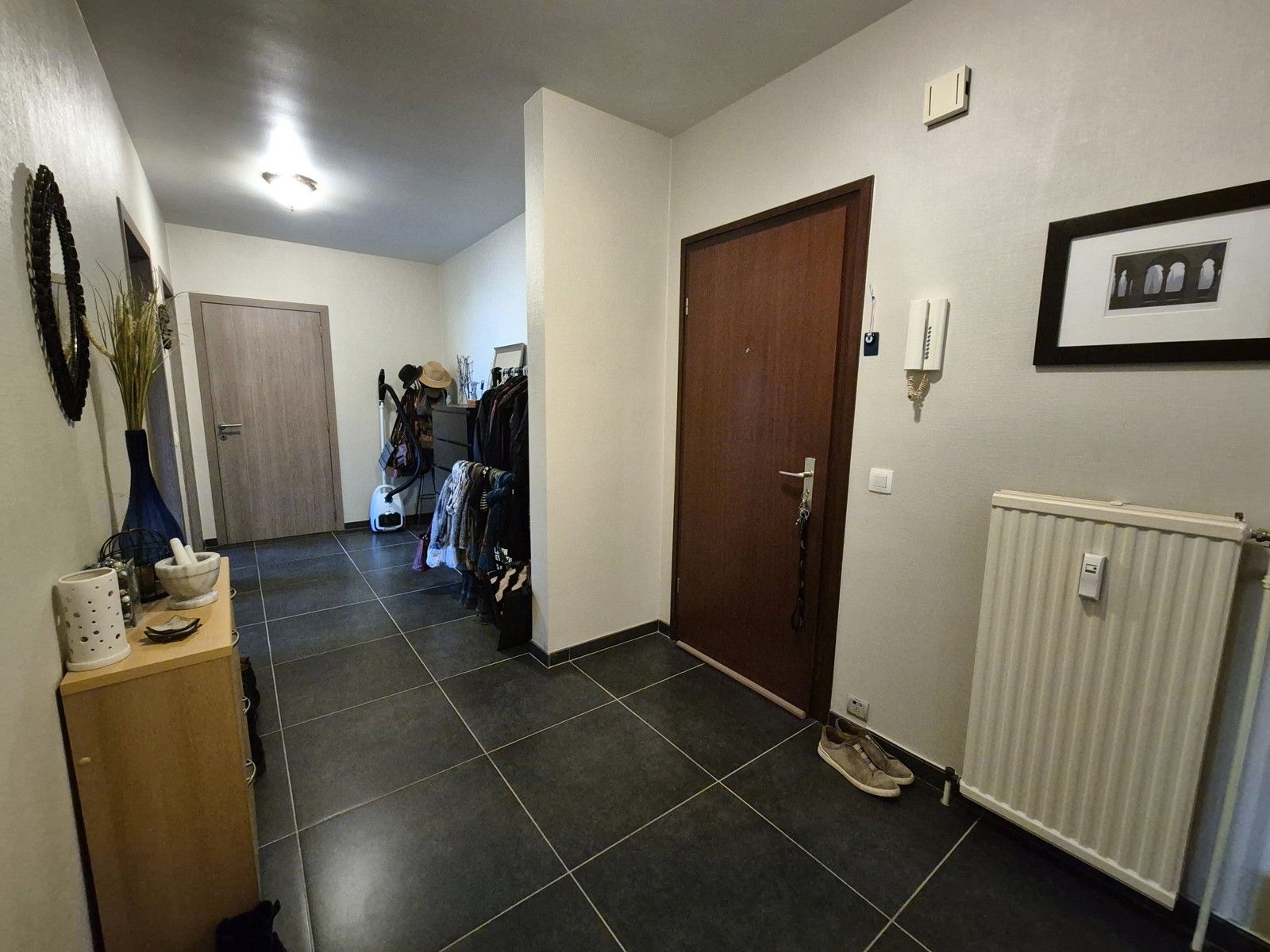 Rustig gelegen met royale living, veel licht en garage foto 13