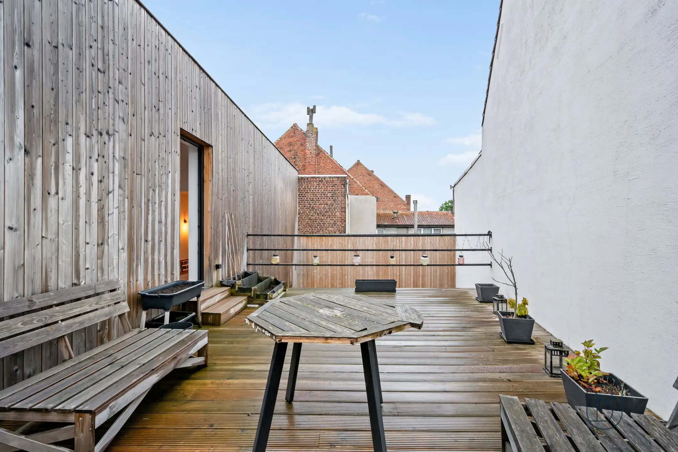 Instapklare woning met 3SLK, zonnige buitenruimtes en garage foto 16