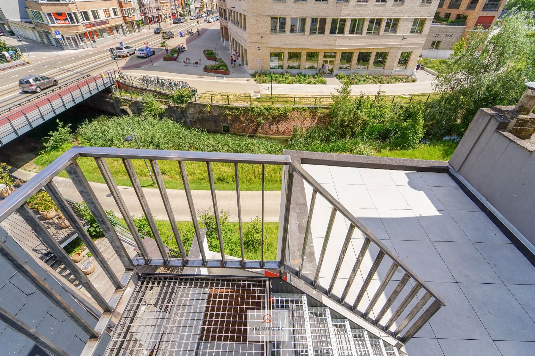 Gerenoveerd penthouse met zonnig terras in Gent foto 18