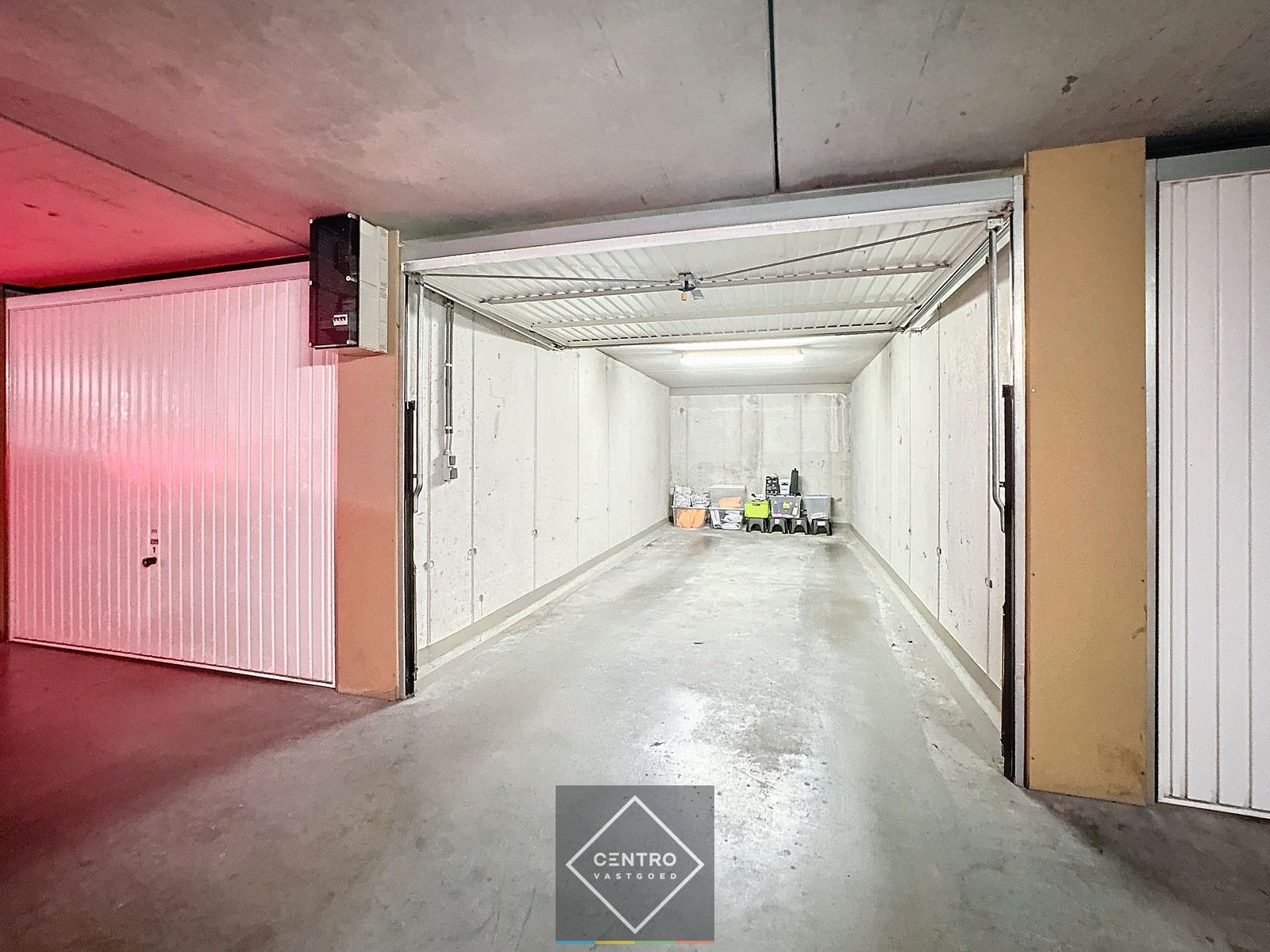 Garagebox op goeie ligging te BLankenberge! foto {{pictureIndex}}