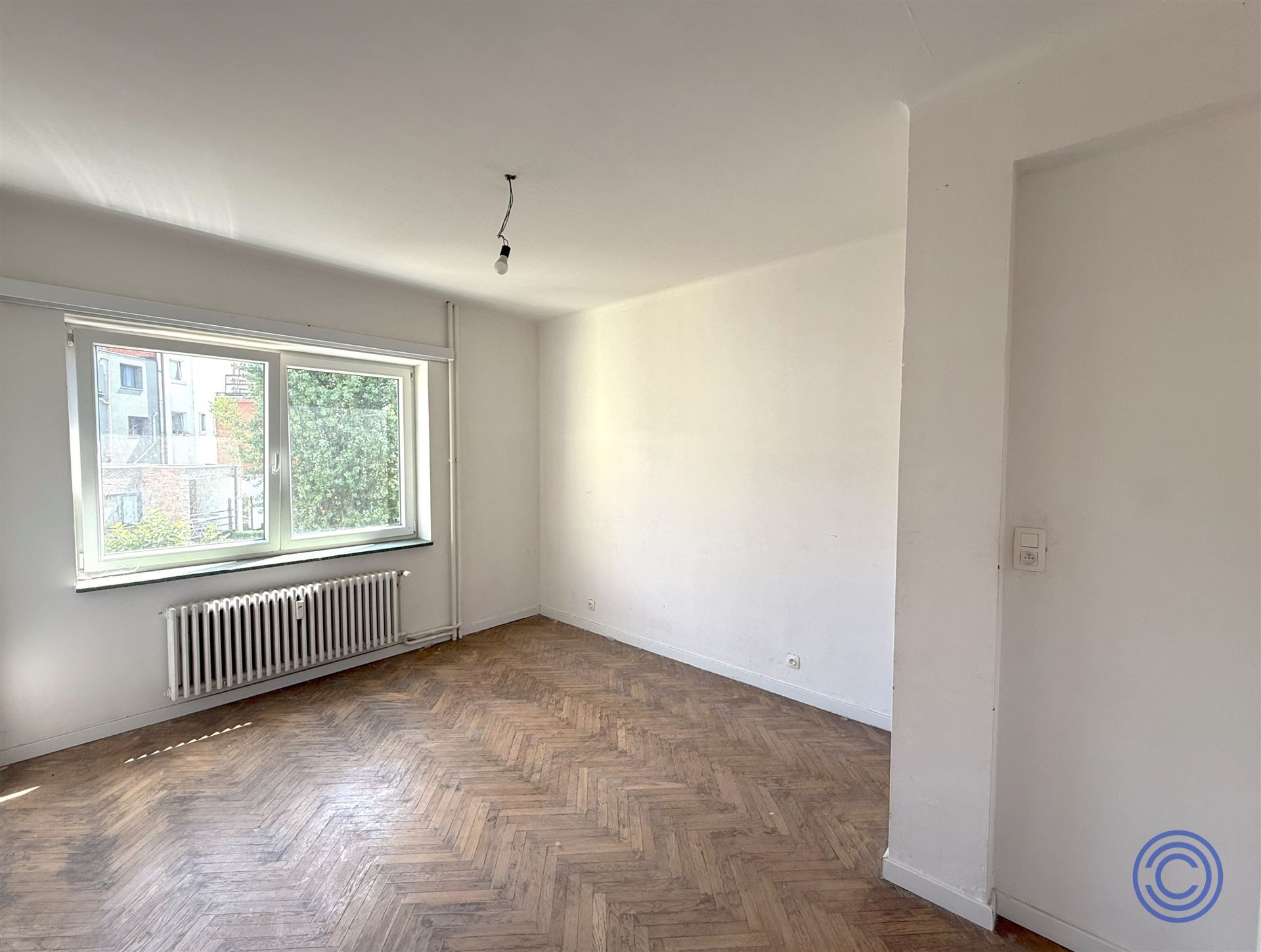 Lichtrijk 2-Slaapkamerappartement met balkon in groene doodlopende Straat foto 6